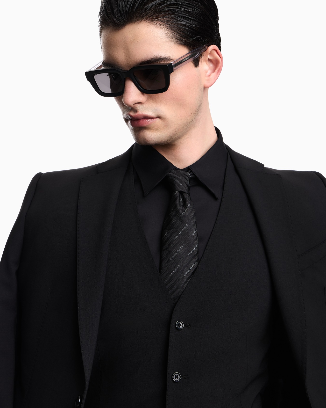 Single-breasted waistcoat in stretch, tropical light wool canvas Slide 4