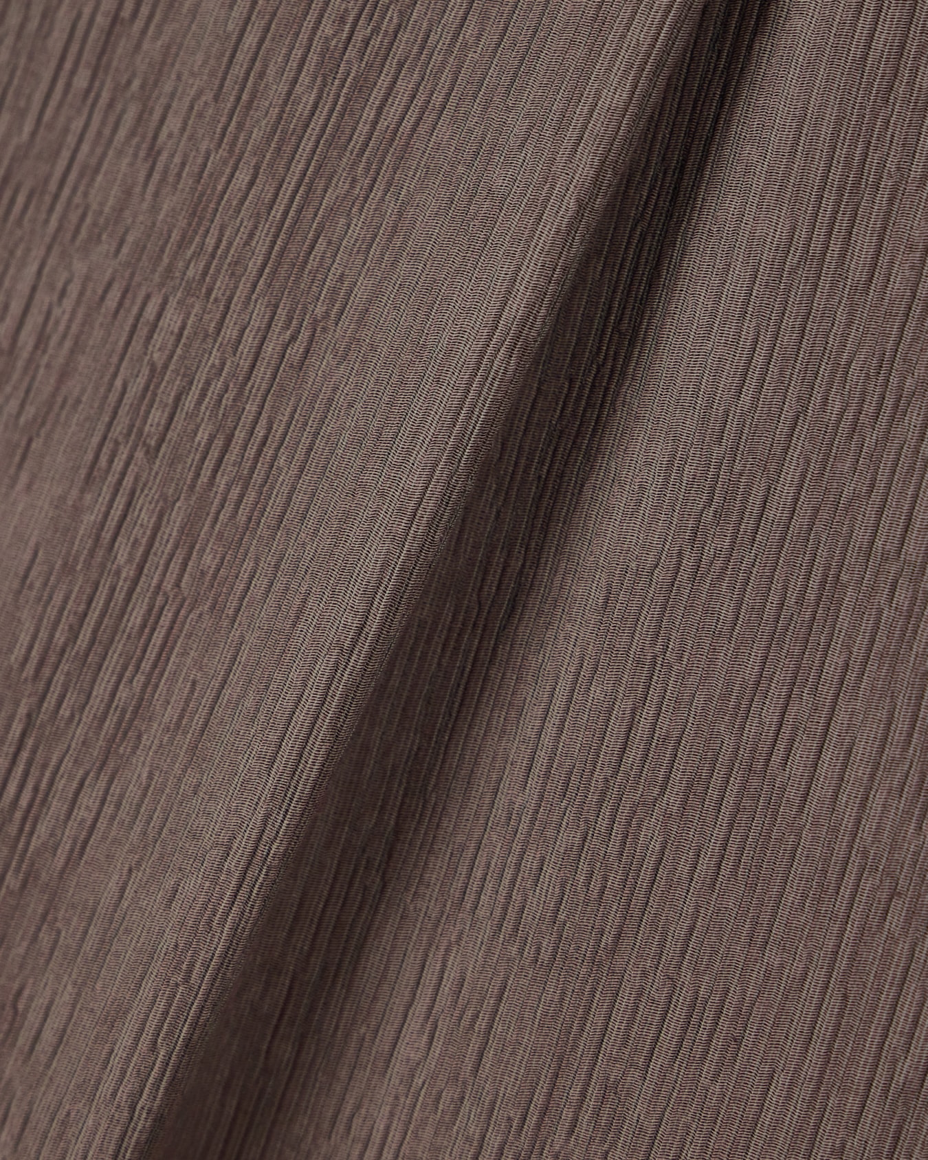 3D wrinkle-effect crêpe fabric trousers Slide 2