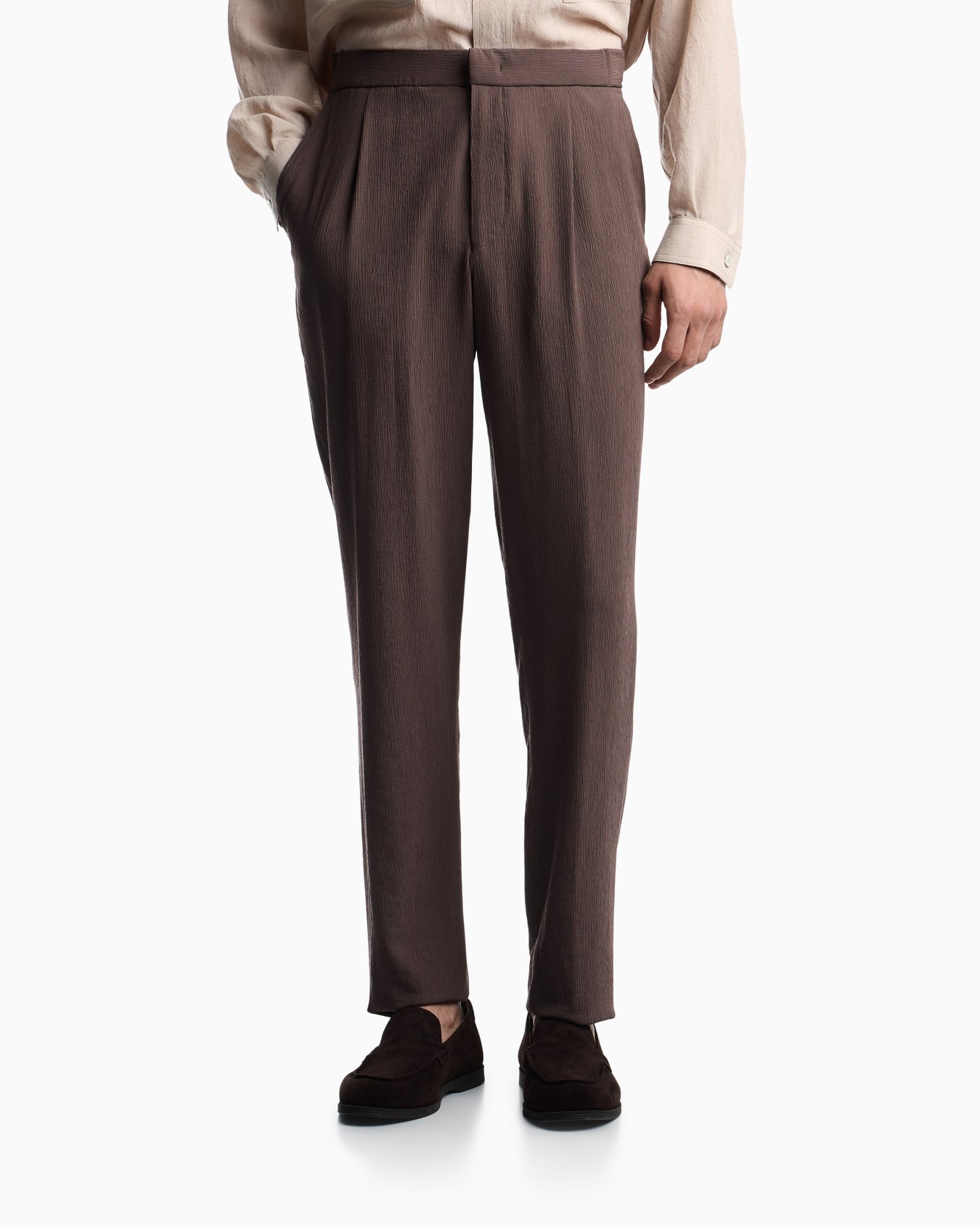 3D wrinkle-effect crêpe fabric trousers Slide 3