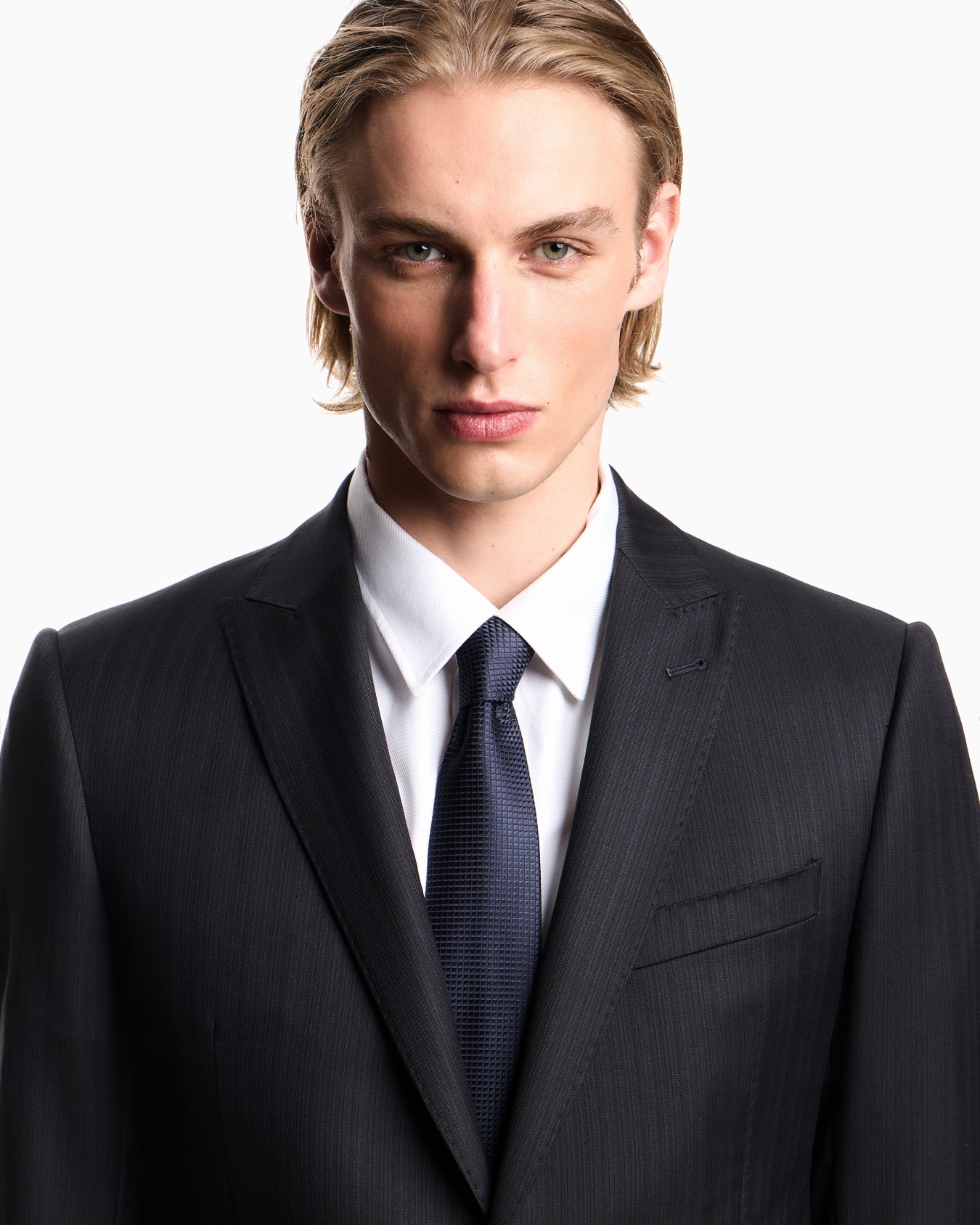 Single-breasted suit in tone-on-tone striped cool wool Slide 3