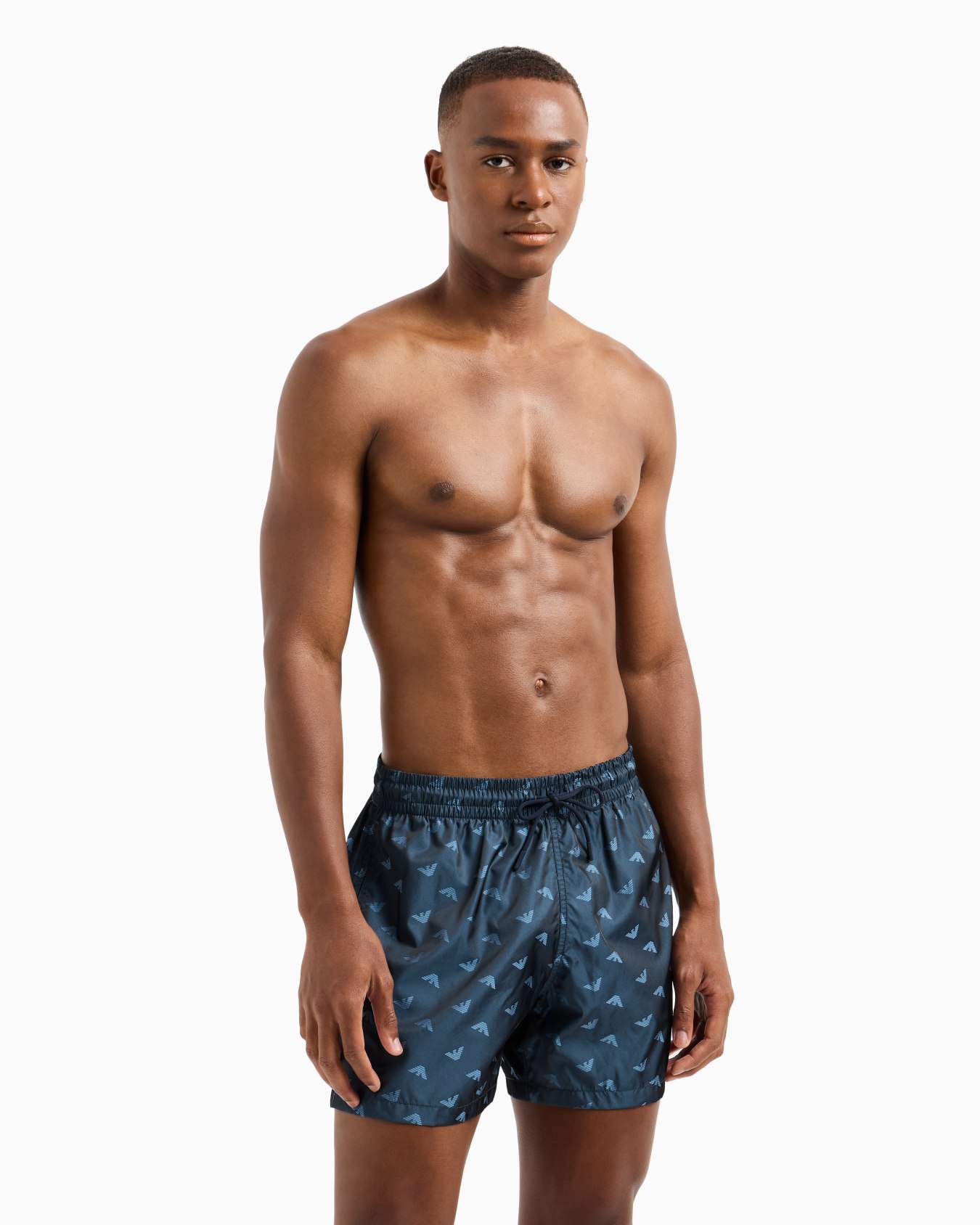 Badeshorts mit Allover-Logo in Jacquard-Verarbeitung Folie 1