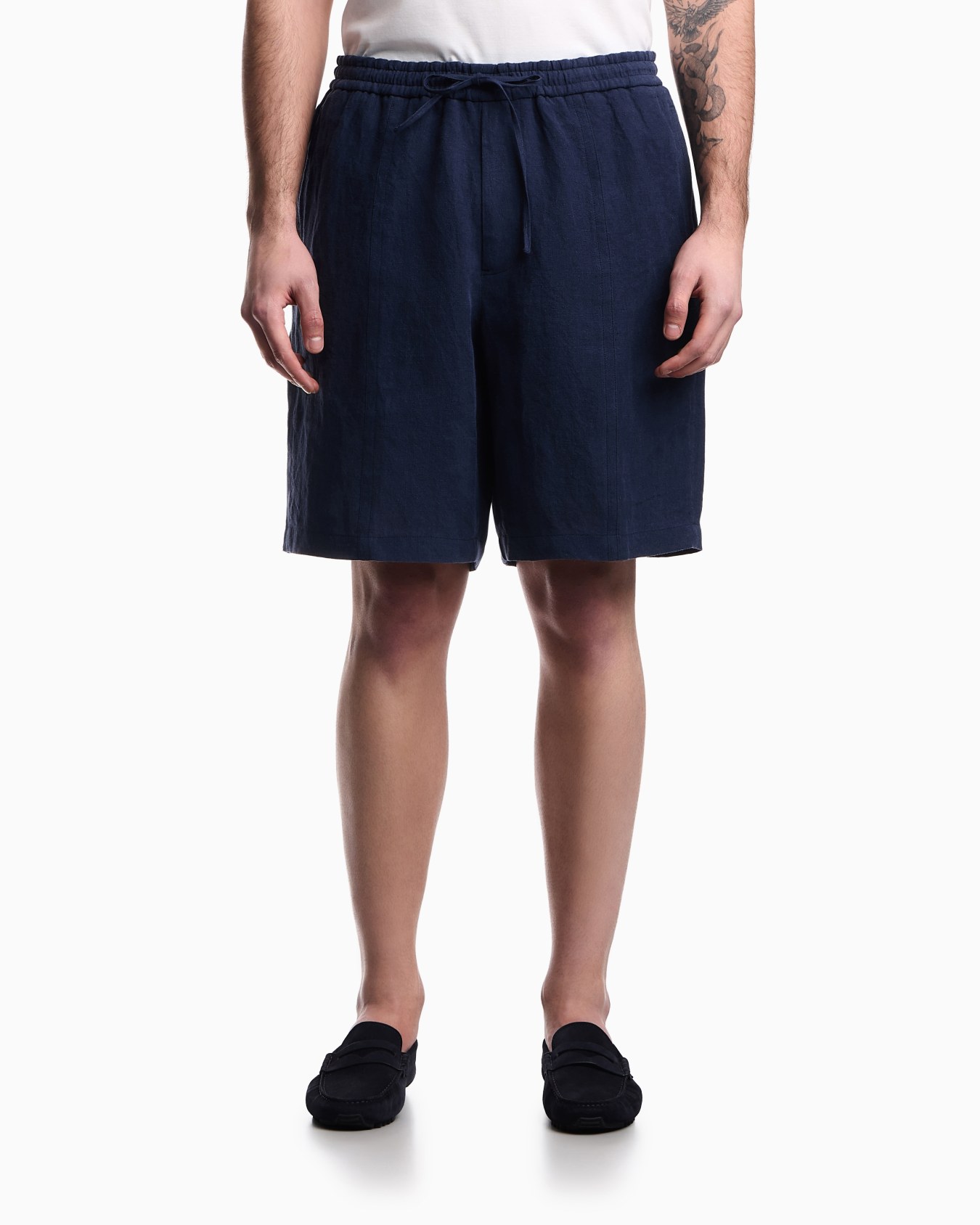 Bermuda shorts in faded linen with a crêpe texture, with drawstring Slide 3