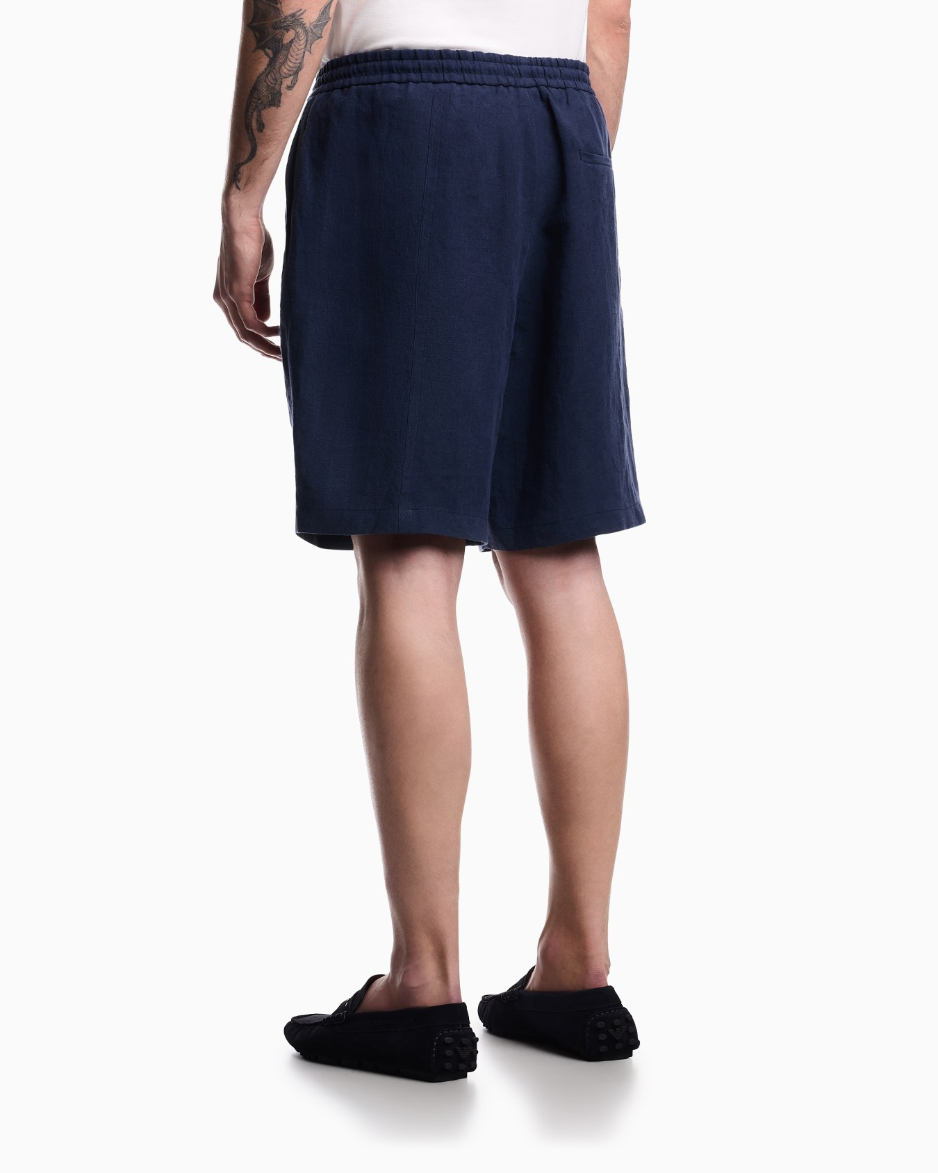 Bermuda shorts in faded linen with a crêpe texture, with drawstring Slide 2