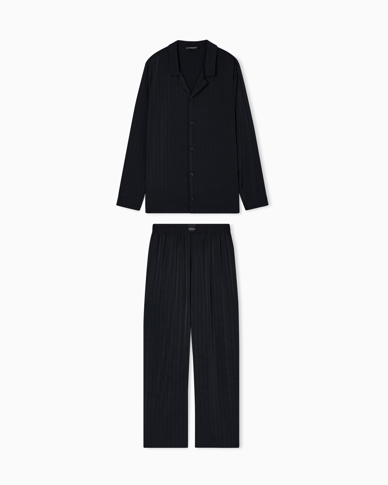 Pijama con solapas de satén a rayas Diapositiva 0