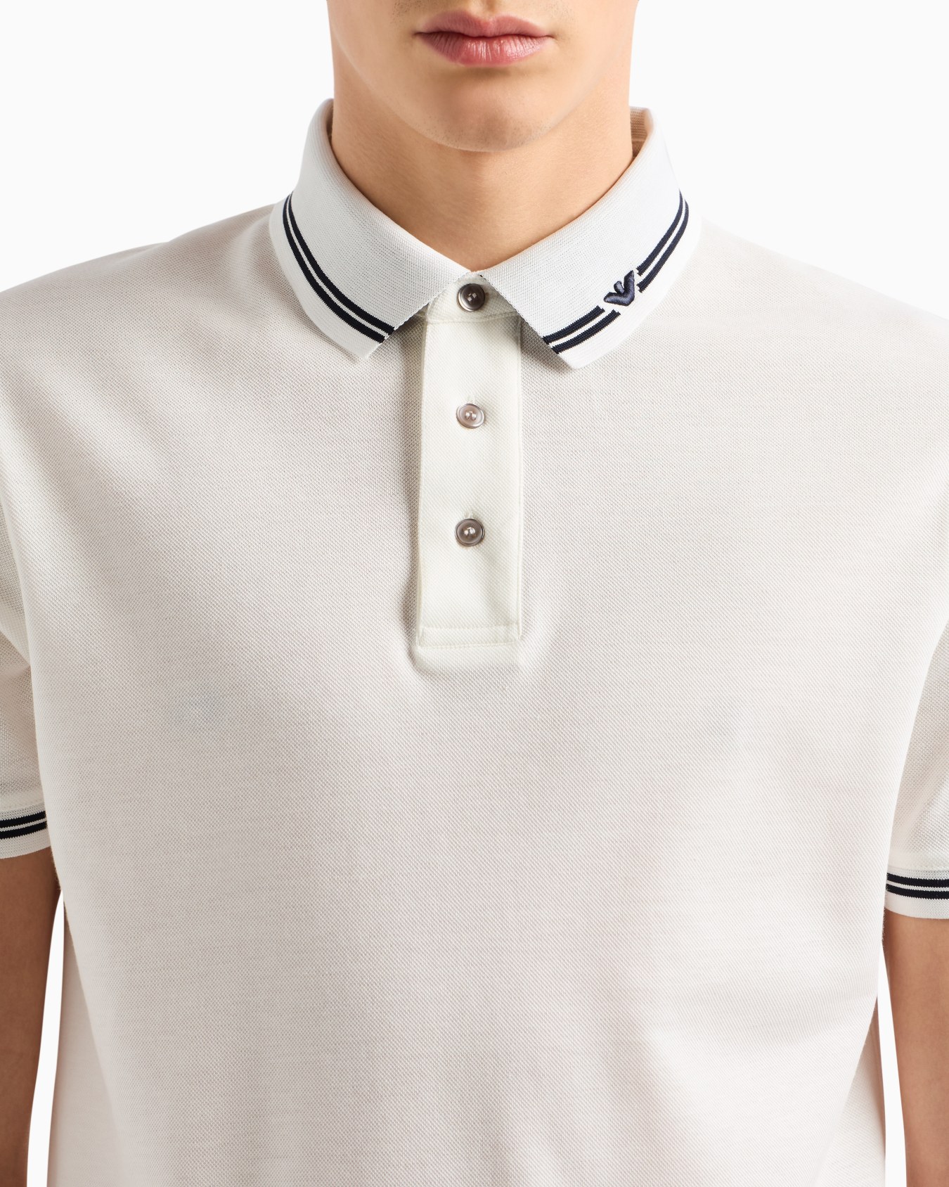 Piqué polo shirt with piped collar Slide 4