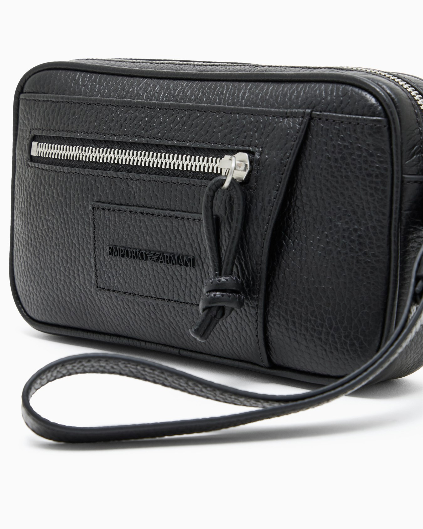 Tumbled leather washbag Slide 3