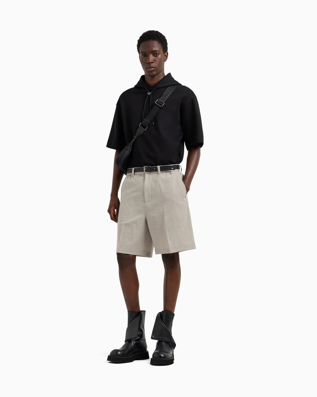 Nylon seersucker elasticated-back Bermuda shorts Slide 1