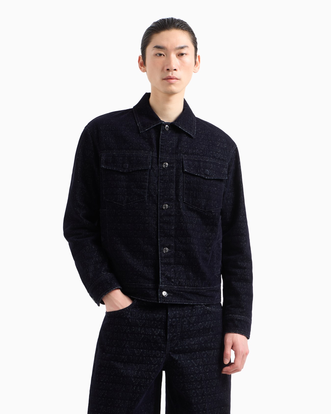 Veste en denim avec inscription logo floquée all over Diapositive 4