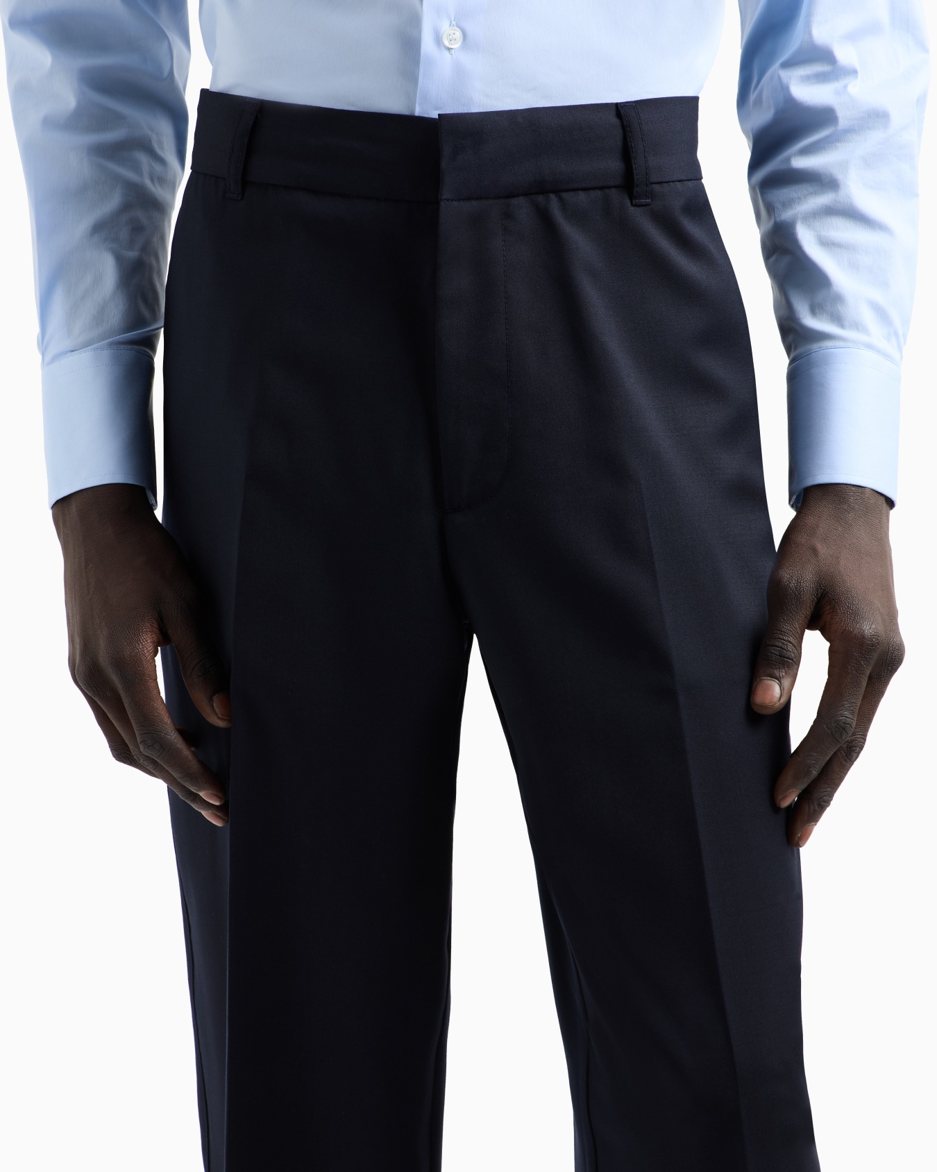 Pantalones chinos de sarga ligera de mezcla de lana virgen Diapositiva 4