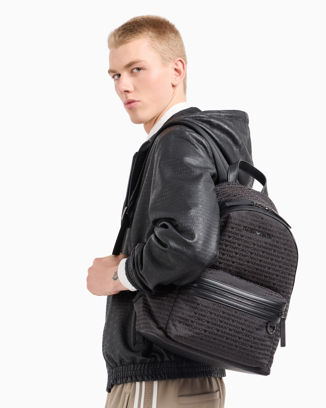 Jacquard backpack with all-over lettering Slide 6