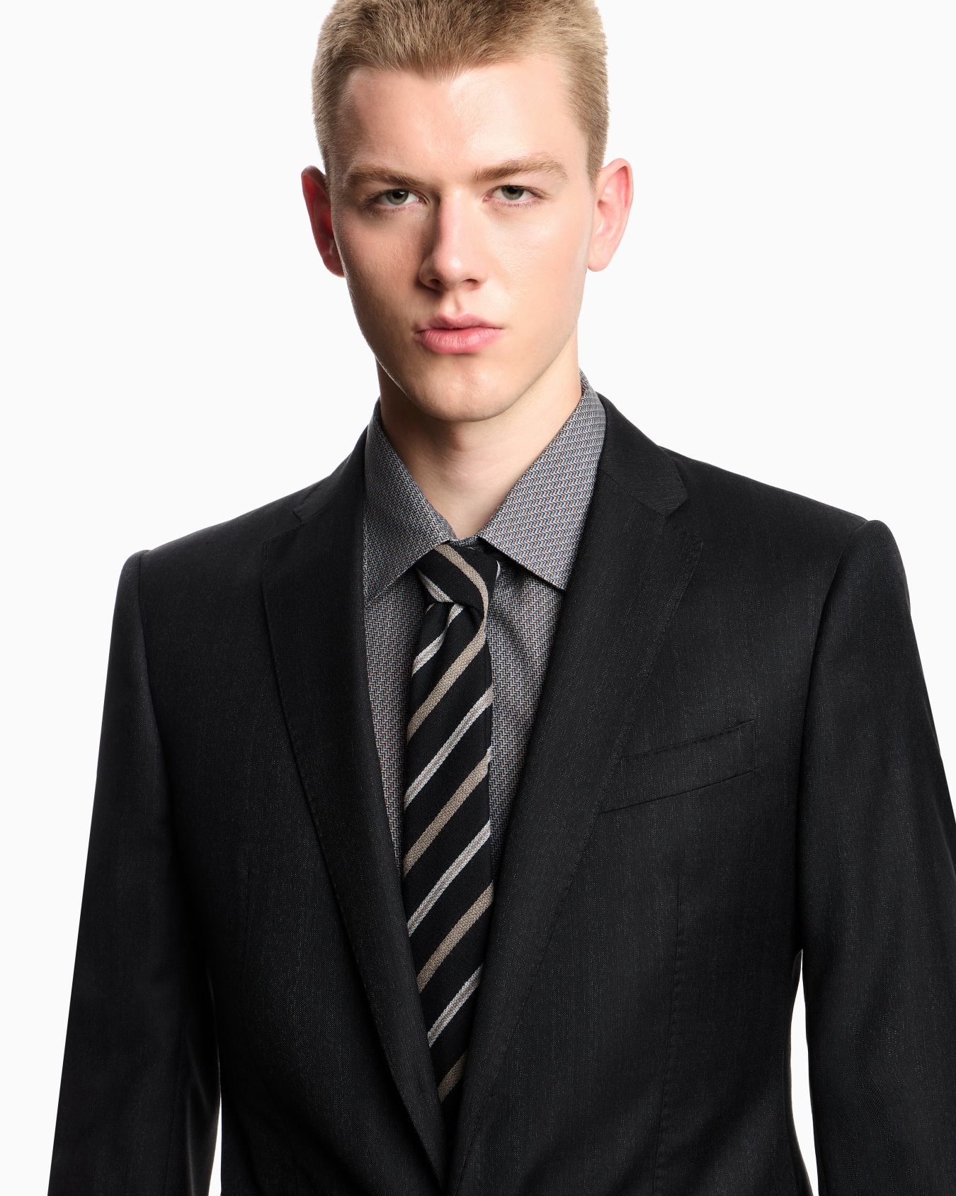 Wool tie with diagonal-striped jacquard Slide 2