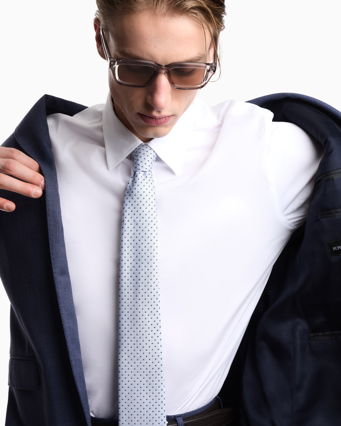 Pure silk tie with jacquard op-art motif Slide 2