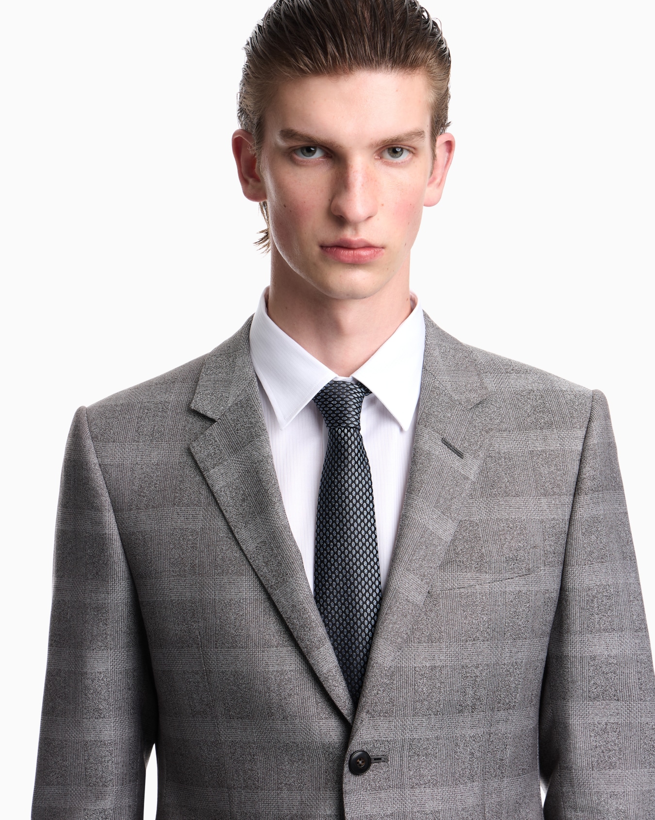 Silk necktie with a small geometric pattern Slide 2