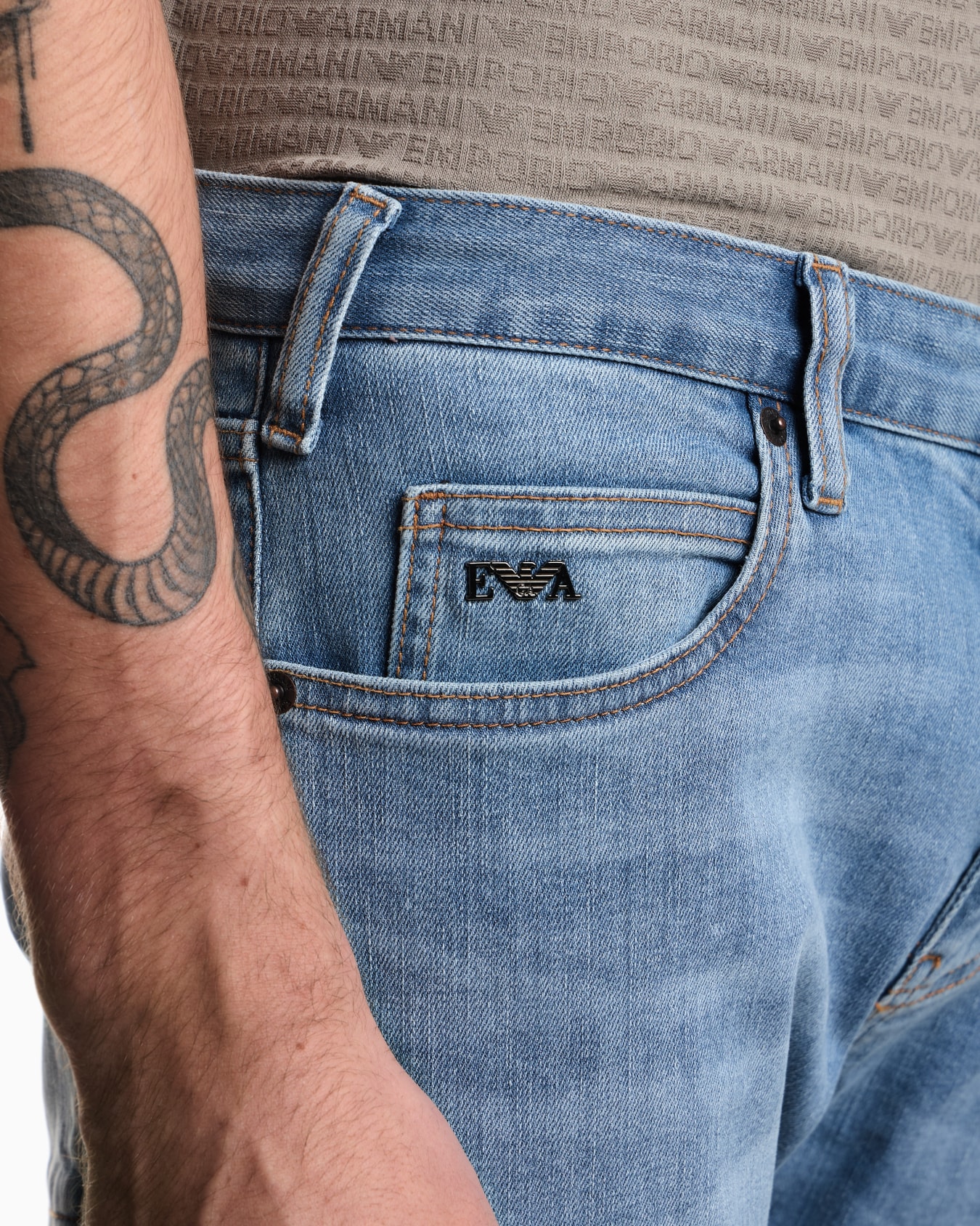 J45 Regular-fit washed 11.5 oz comfort denim jeans Slide 4