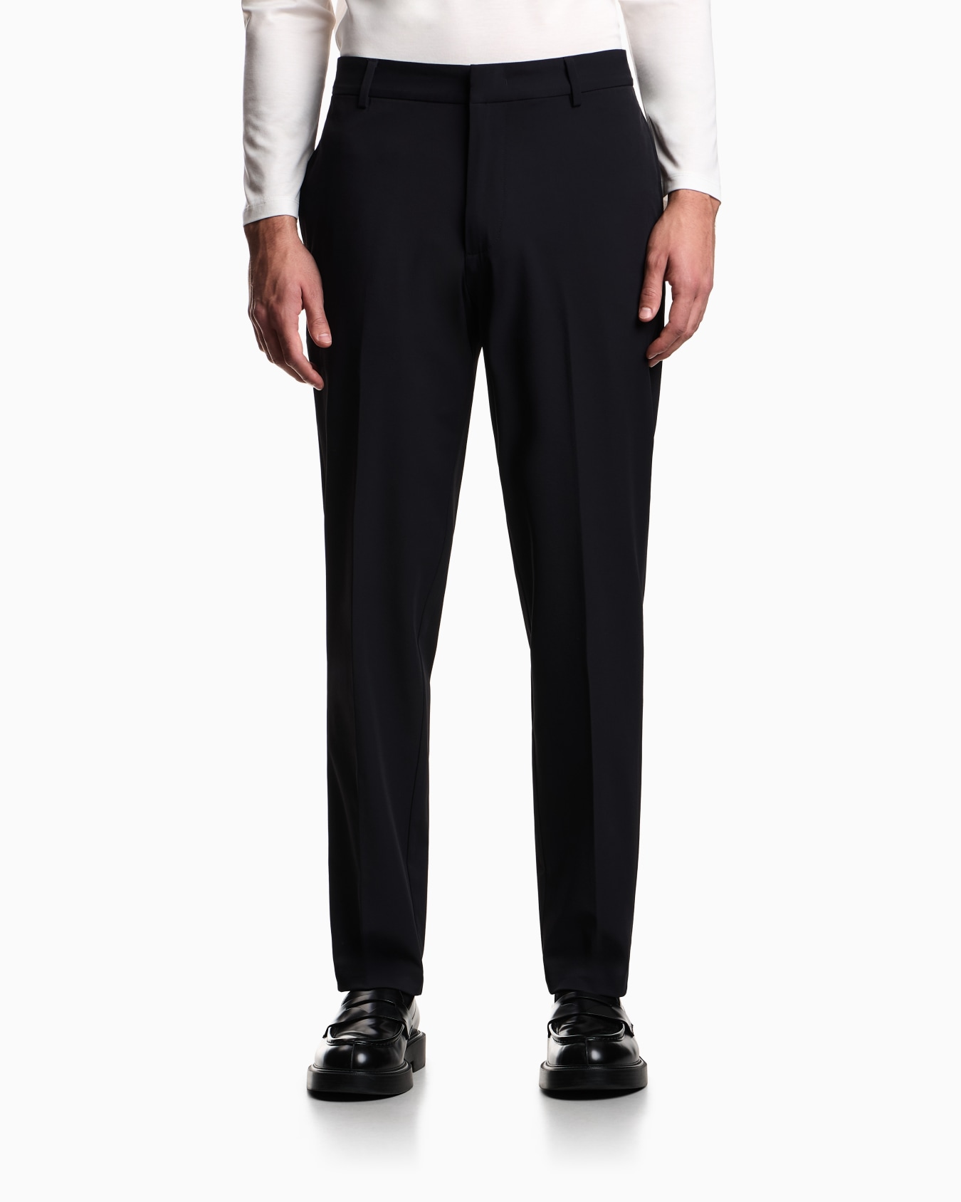 Chinos in nylon stretch twill Slide 3