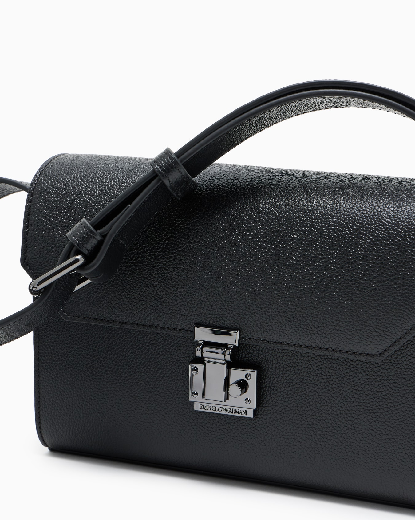 Umhängetasche mit Klappe, gefertigt aus getrommeltem Leder Folie 4