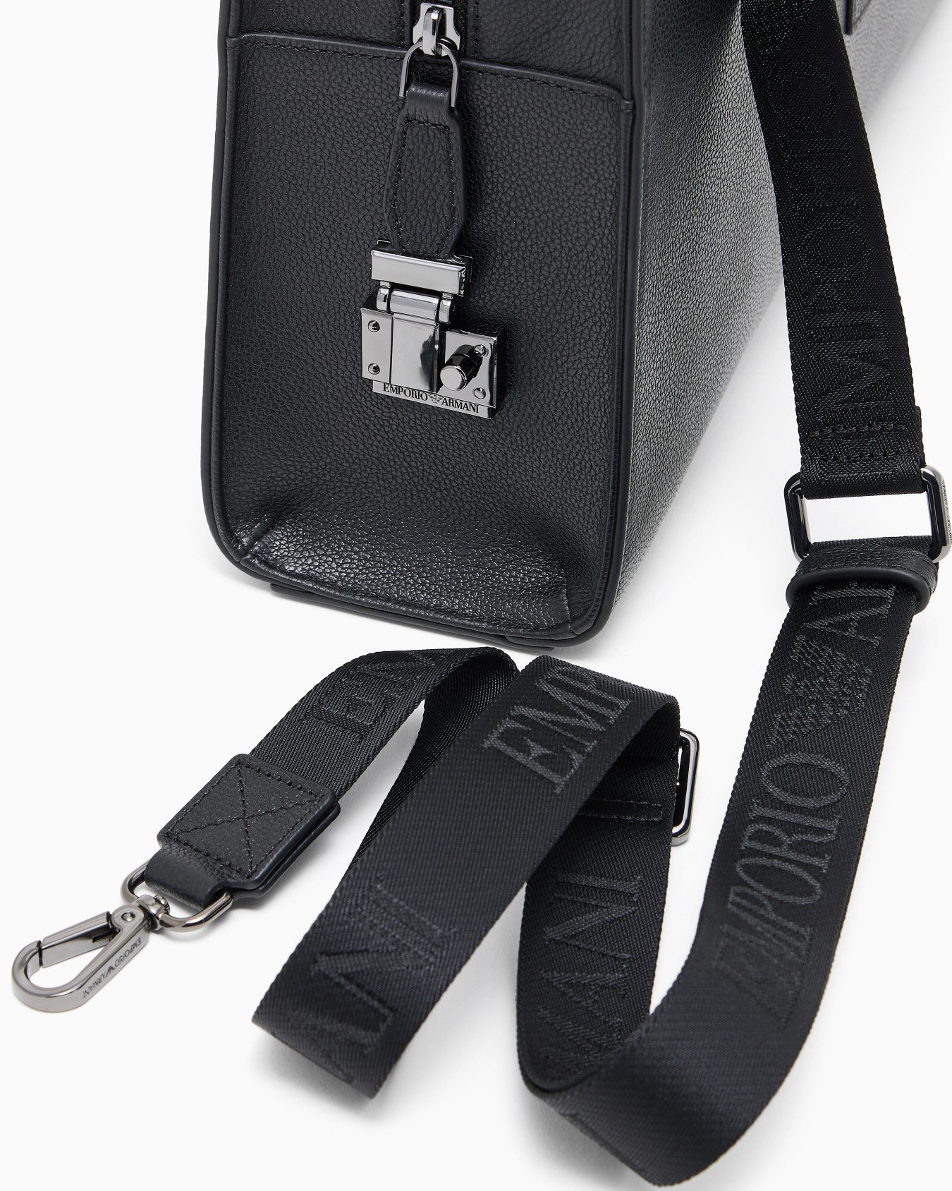 Business bag in tumbled leather Slide 4