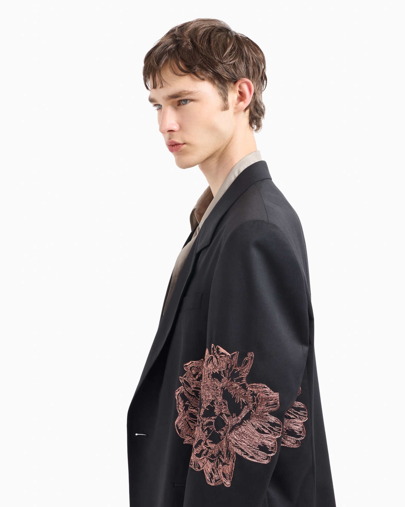 Chambray-effect silk-wool blazer with oversized embroidery Slide 6