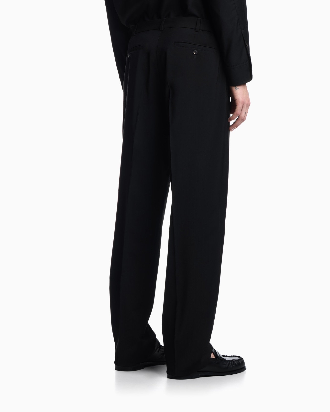 Tropical light wool canvas trousers with pleats Slide 2