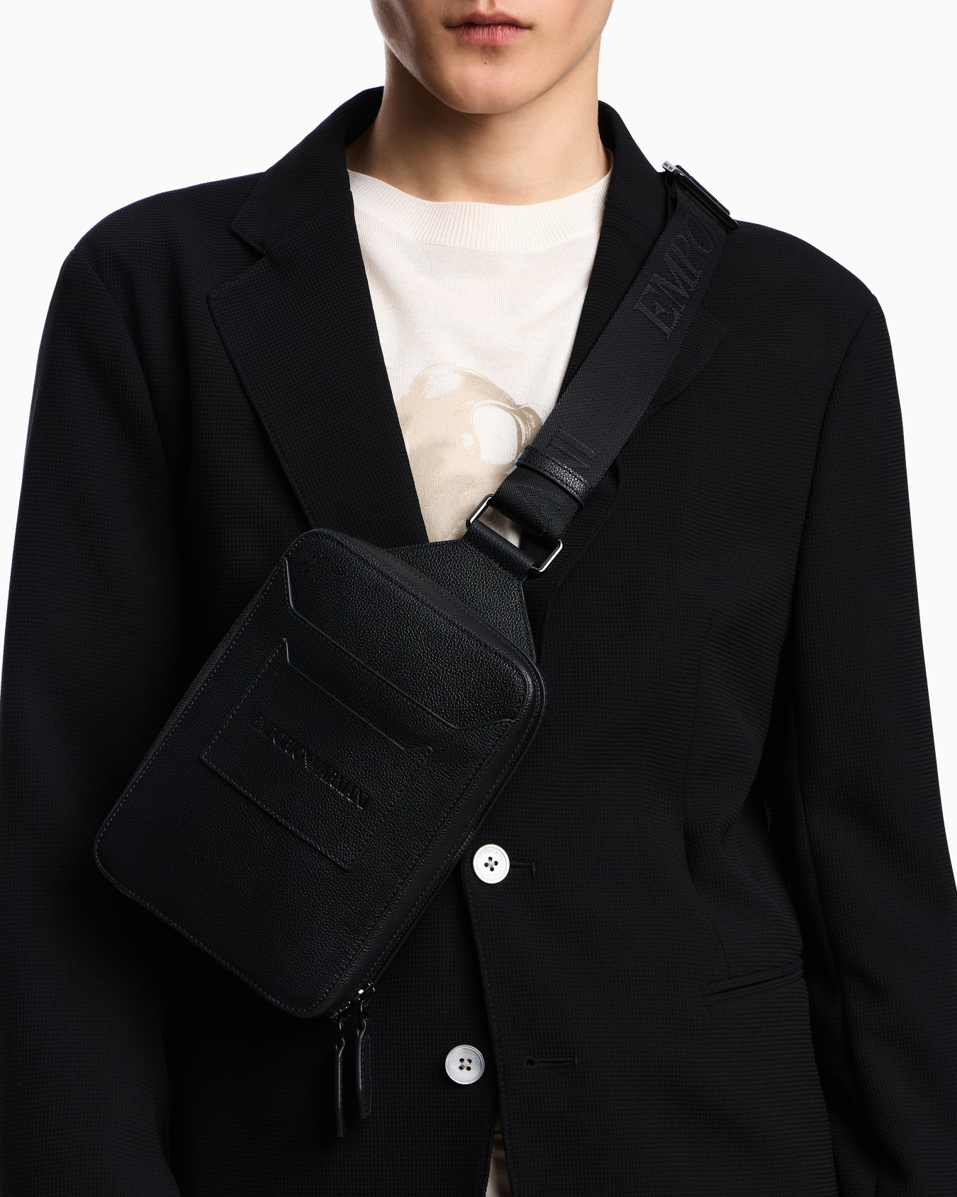 Minimochila de un solo tirante en piel abatanada Diapositiva 5