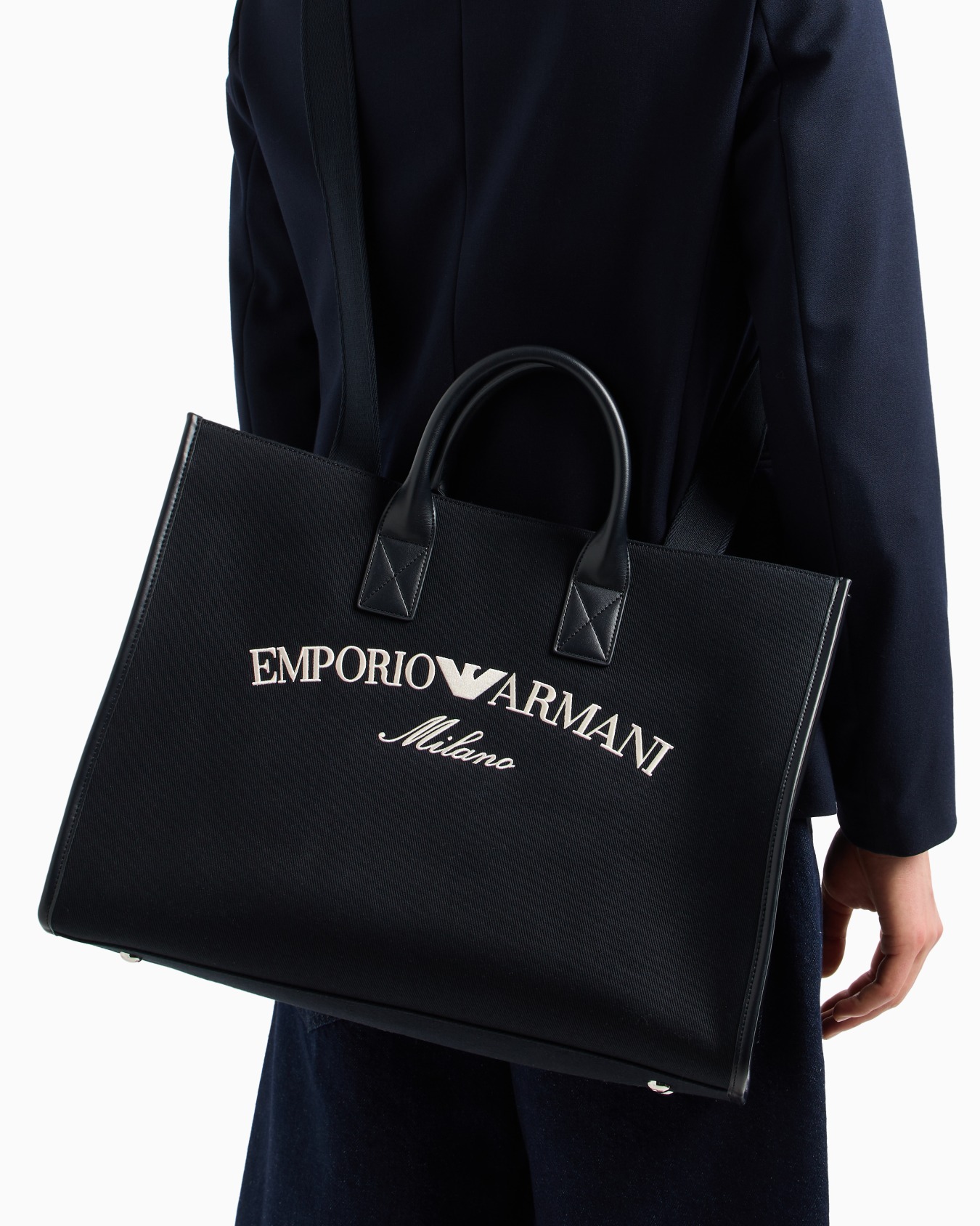 Canvas shopper bag with logo embroidery Slide 6