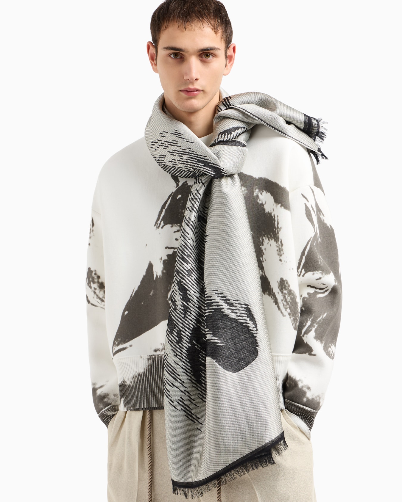 Horse design jacquard modal-blend stole Slide 2