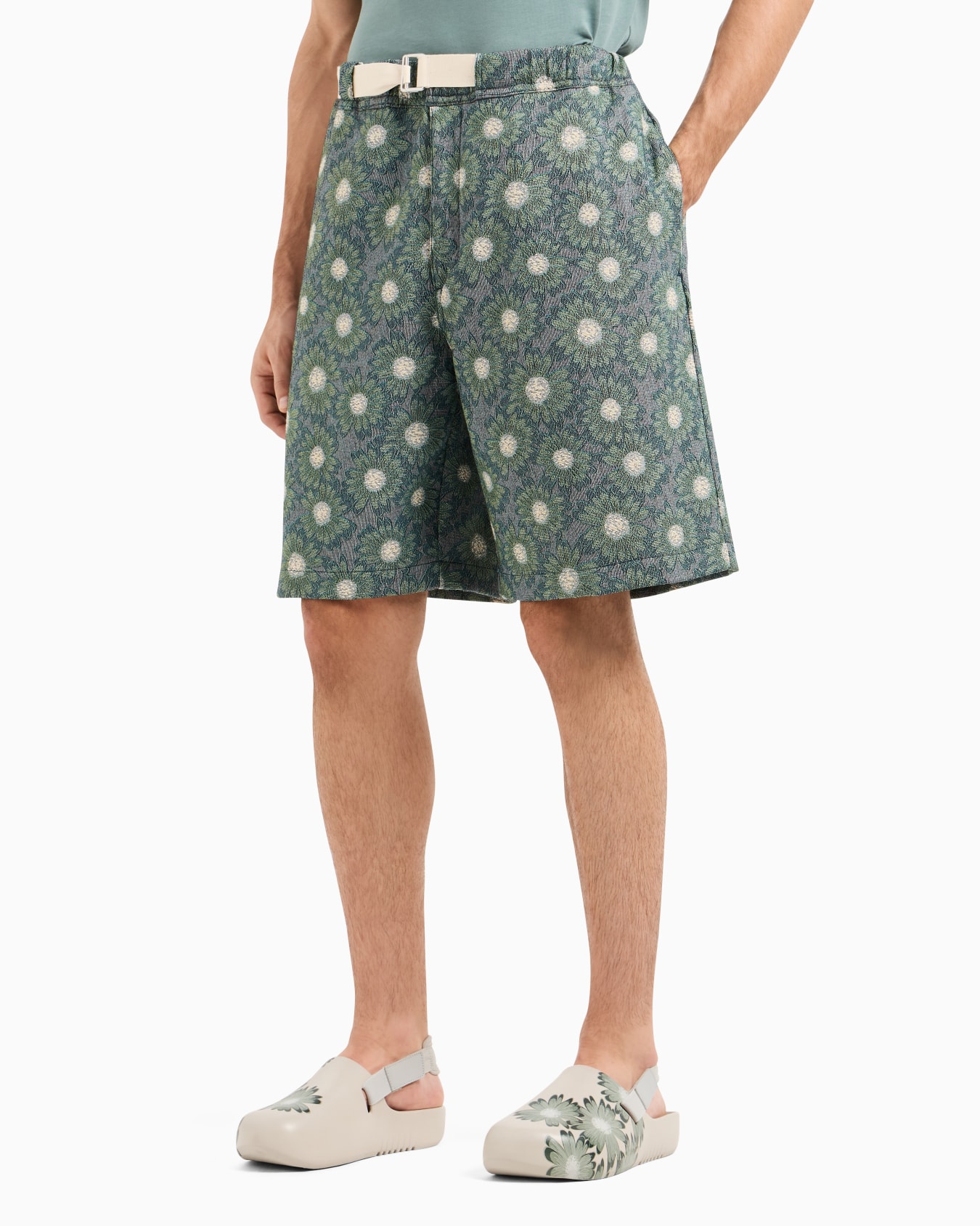 Bermuda shorts in jacquard with all-over daisies from the ASV Peace capsule collection Slide 3
