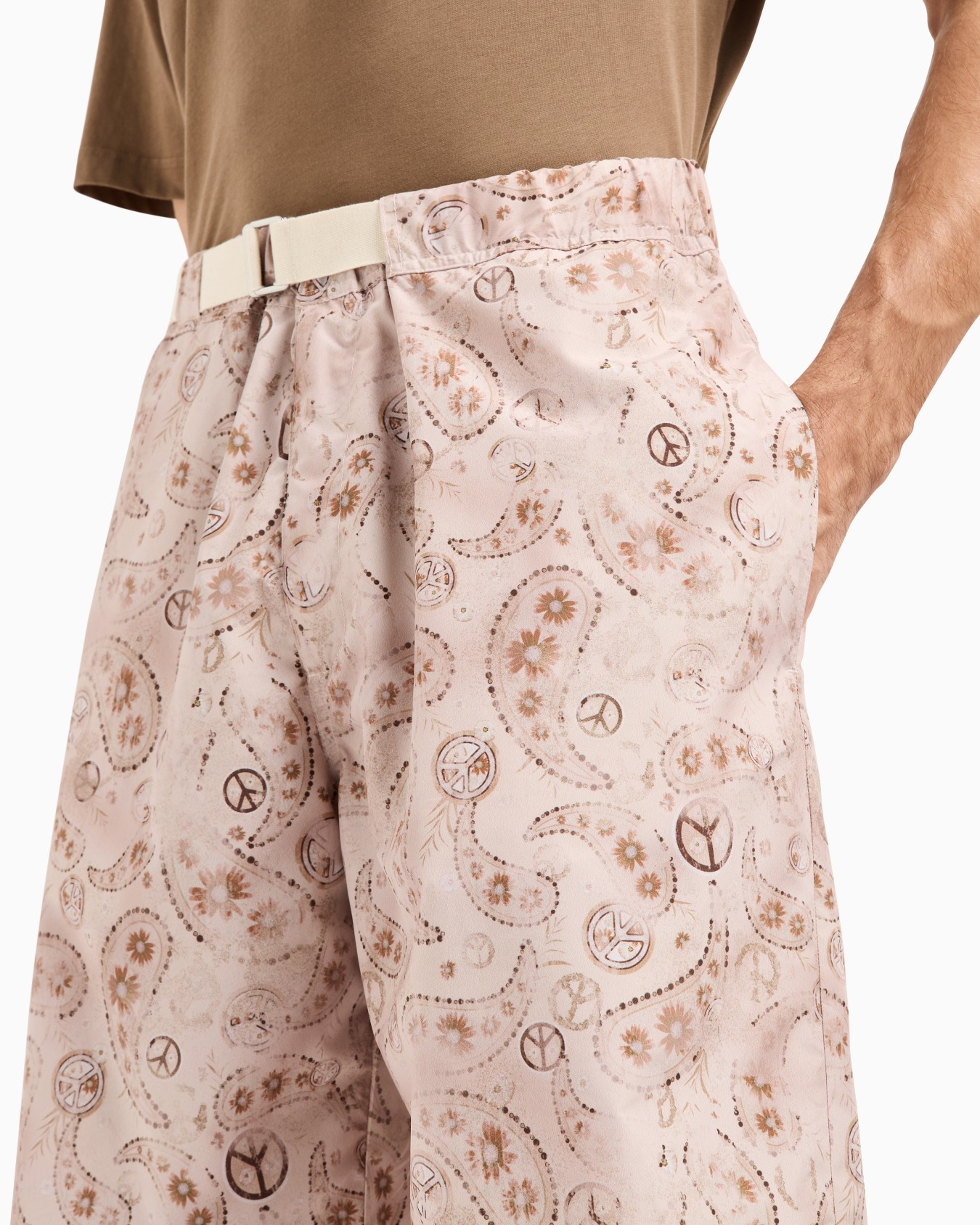 ASV satin Bermuda shorts with all-over paisley print from the Peace capsule collection Slide 4