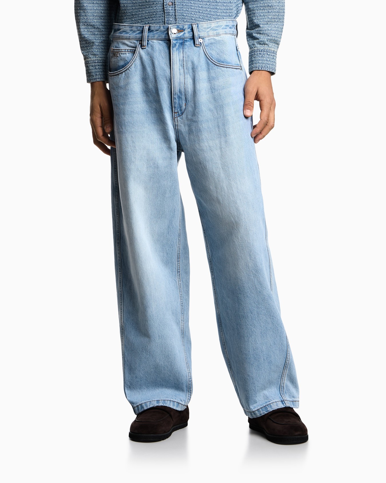 J80 baggy twist-fit, stone-washed denim jeans Slide 4