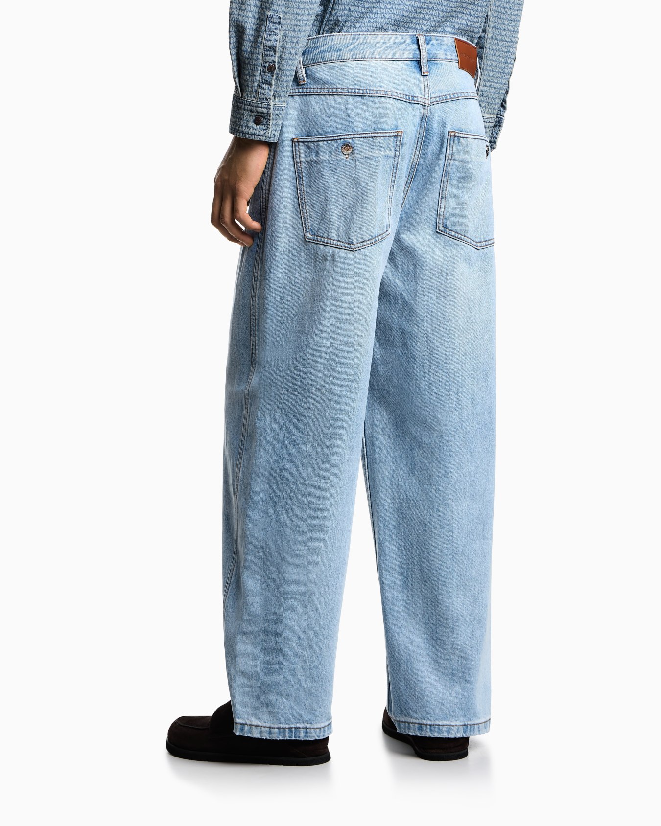 J80 baggy twist-fit, stone-washed denim jeans Slide 3