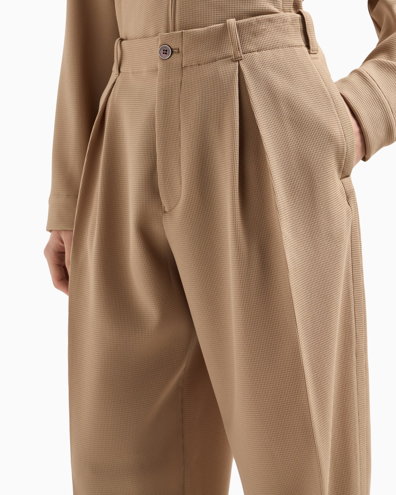 Pantalon à pinces en jersey crêpe micro texturé effet piqué Icon Diapositive 5