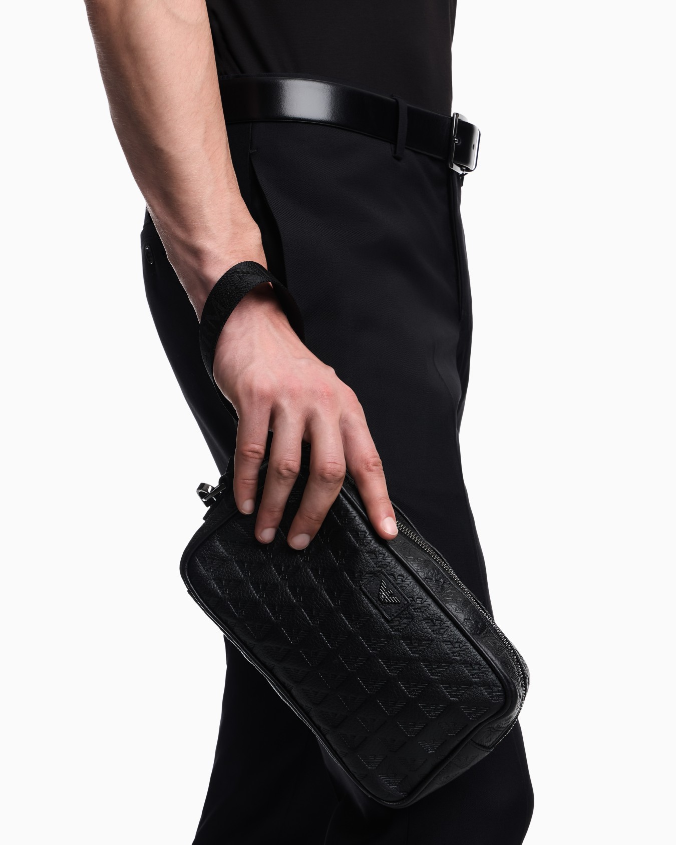 Leather washbag with all-over embossed eagle Slide 4
