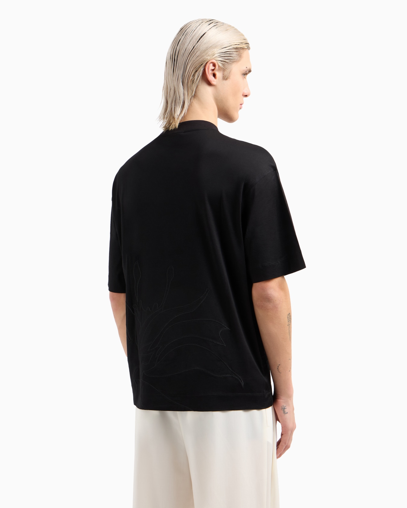ASV oversized T-shirt in Lyocell-blend jersey with oversized flower embroidery Slide 2