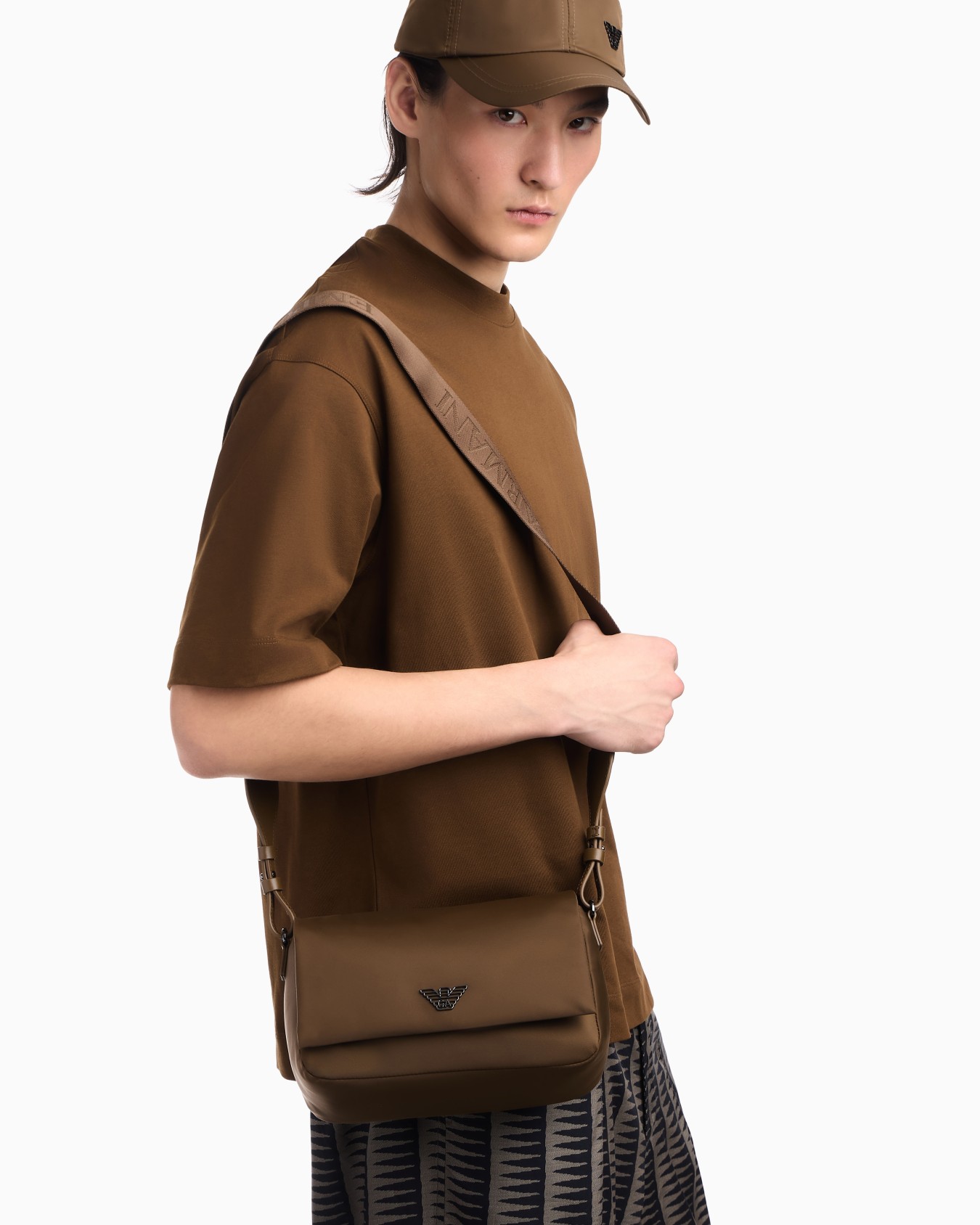 Sac à bandoulière avec rabat en nylon recyclé ASV Diapositive 5