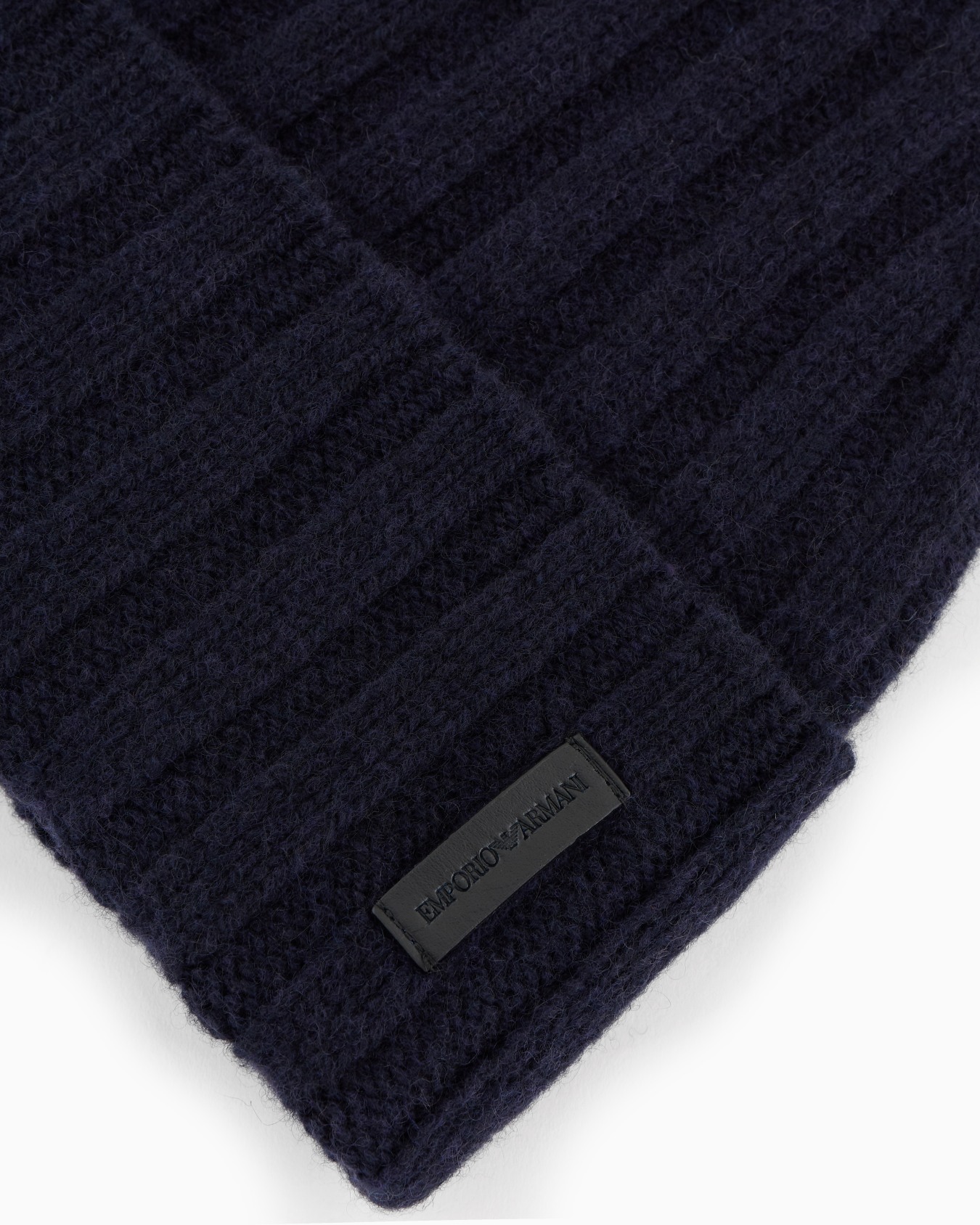 Pure cashmere, ribbed beanie Slide 2