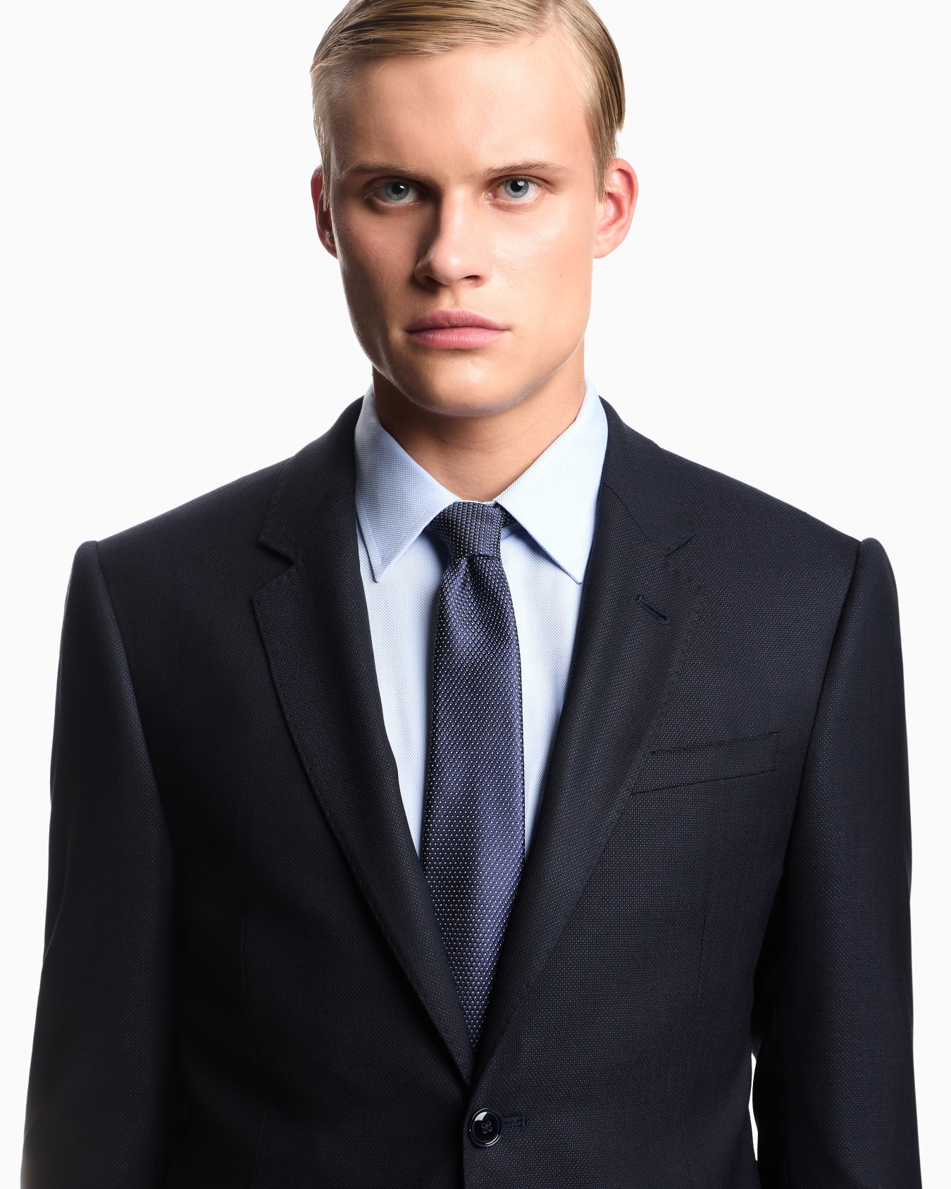 Single-breasted, regular-fit suit in fil-à-fil virgin-wool canvas Slide 3
