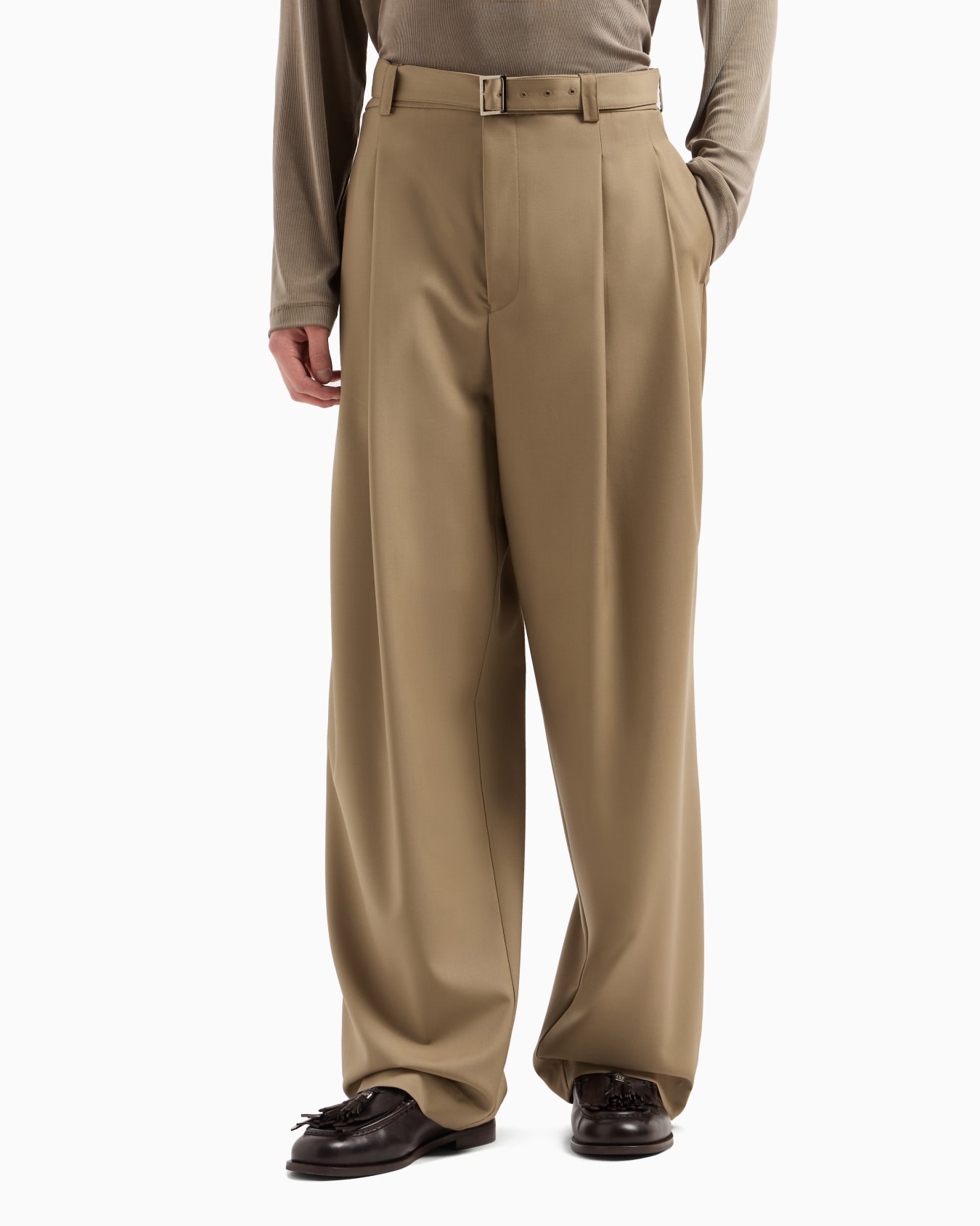 Pantalones con cinturón de tela de lana fría tropical Diapositiva 3