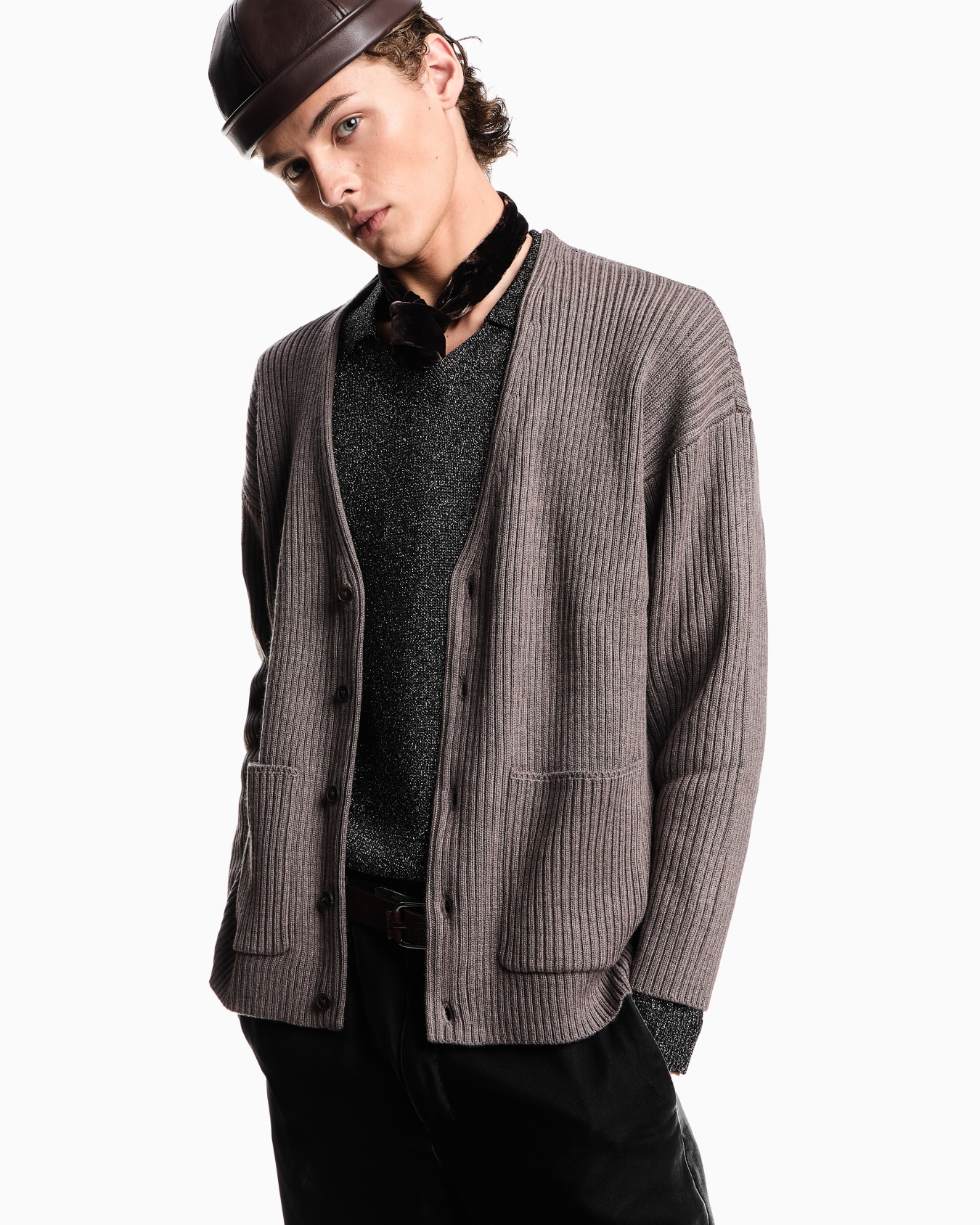Ribbed wool-blend V-neck cardigan Slide 4