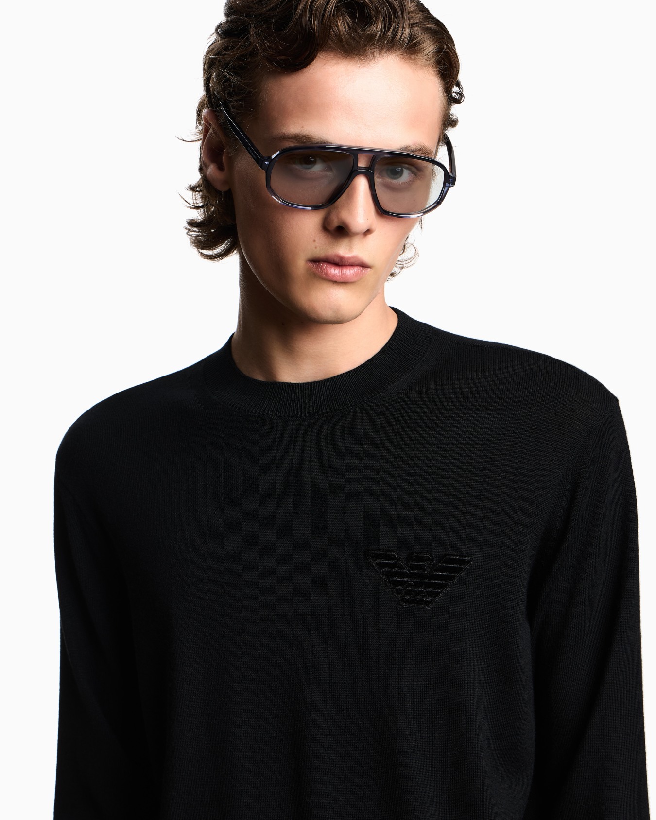 Pull en laine vierge rase avec écusson aigle Diapositive 5
