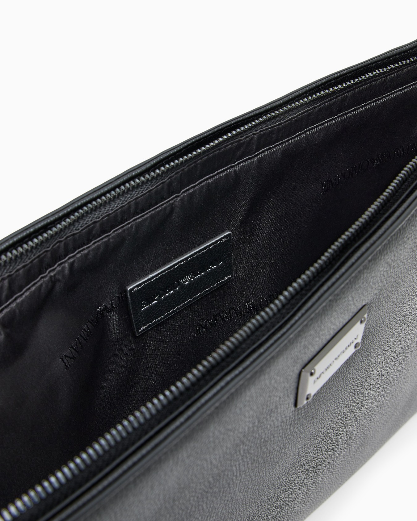 Document holder pouch in tumbled leather Slide 2