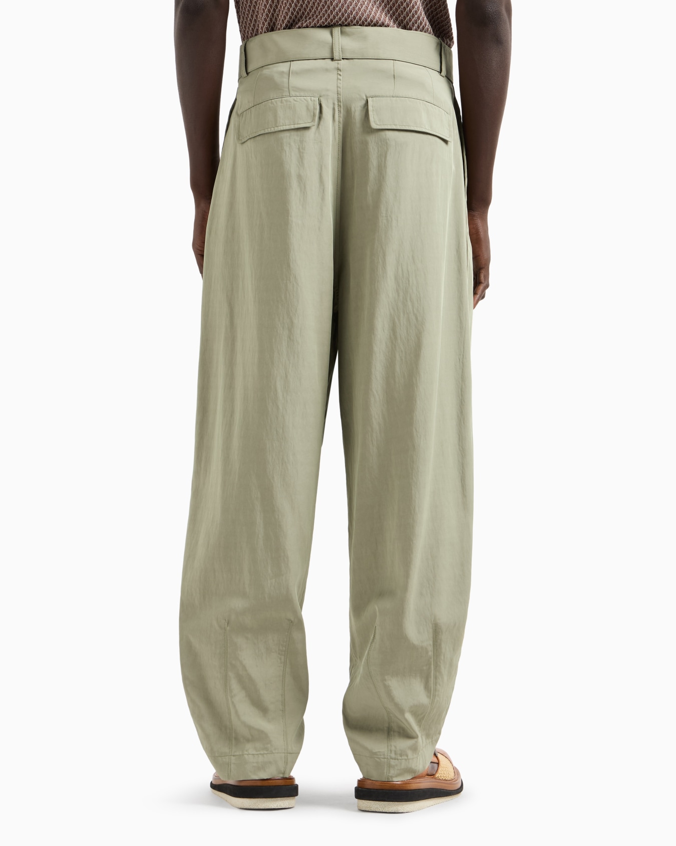 Pantaloni con pinces e cintura in nylon viscosa Slide 2