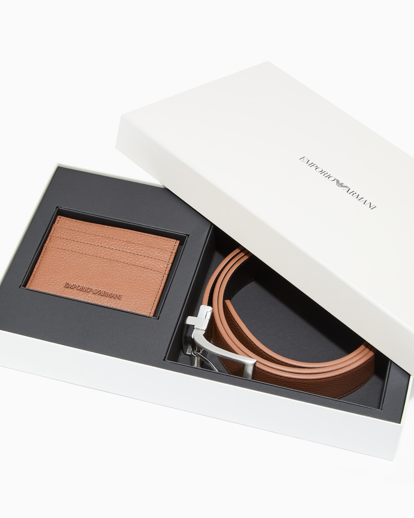 Coffret cadeau avec ceinture et porte-cartes en cuir martelé Diapositive 4