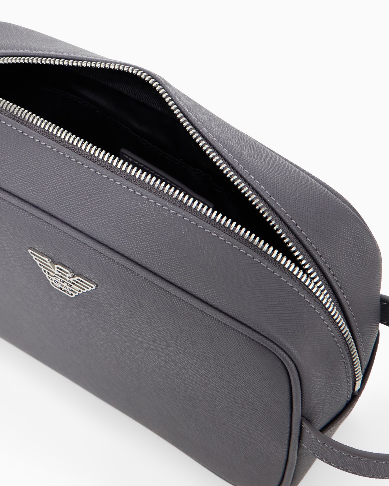 Saffiano beauty case with a side handle and metallic logo 슬라이드 2
