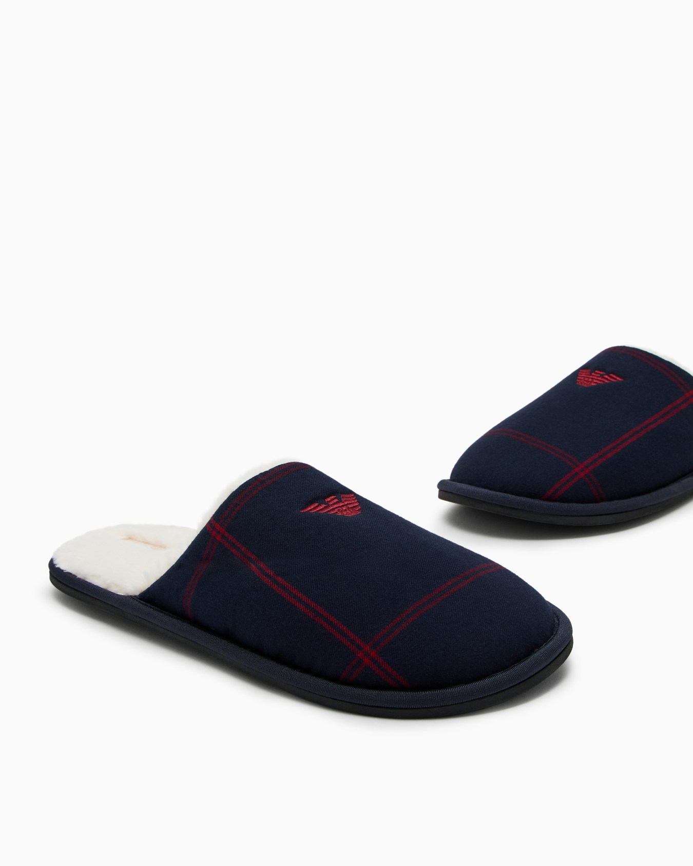 Tartan motif flannel slippers Slide 4