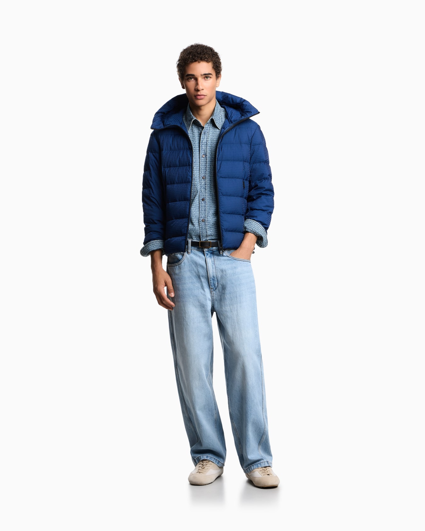 Gesteppte Daunenjacke aus Nylon mit Kapuze und Schriftzug aus Jacquard-Stoff Folie 2