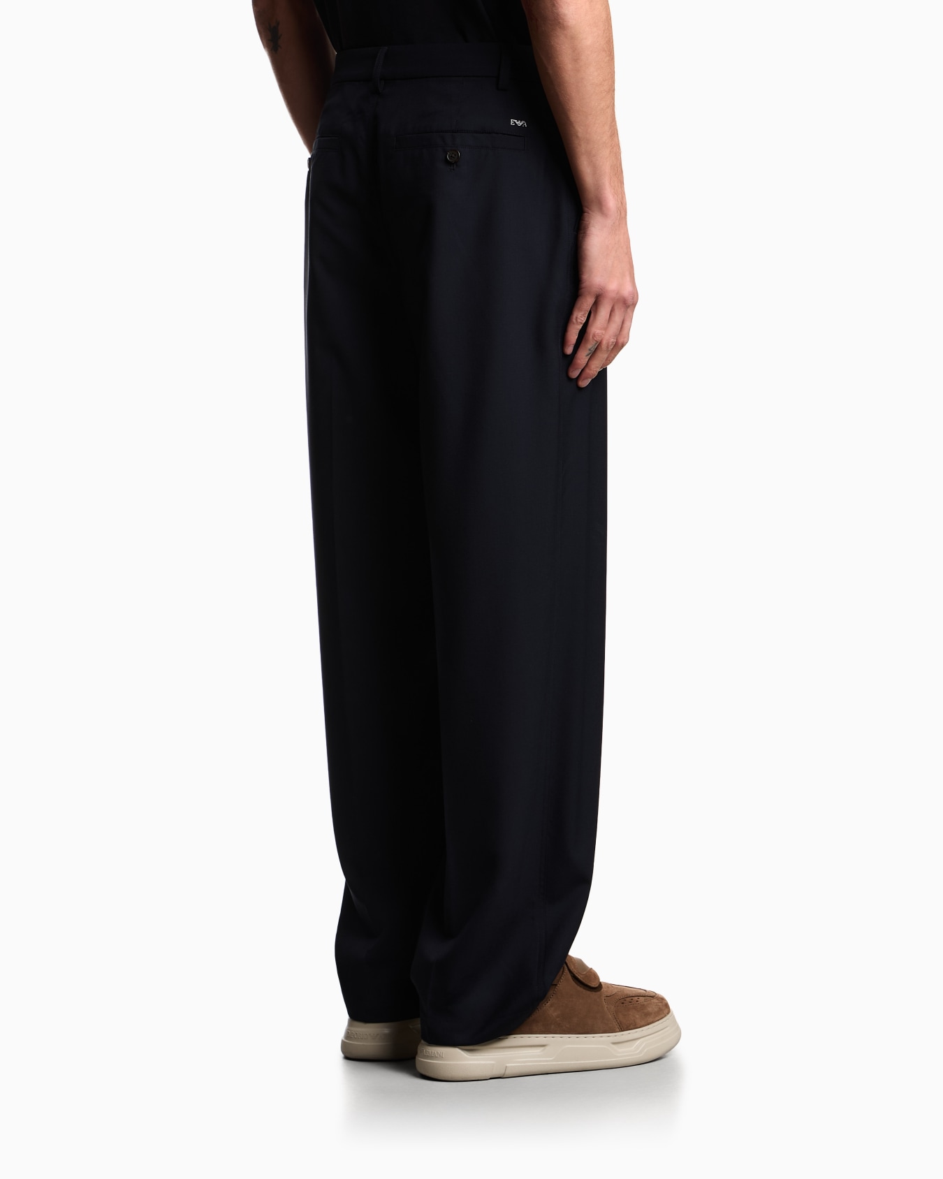 Trousers in fresh virgin wool Slide 2