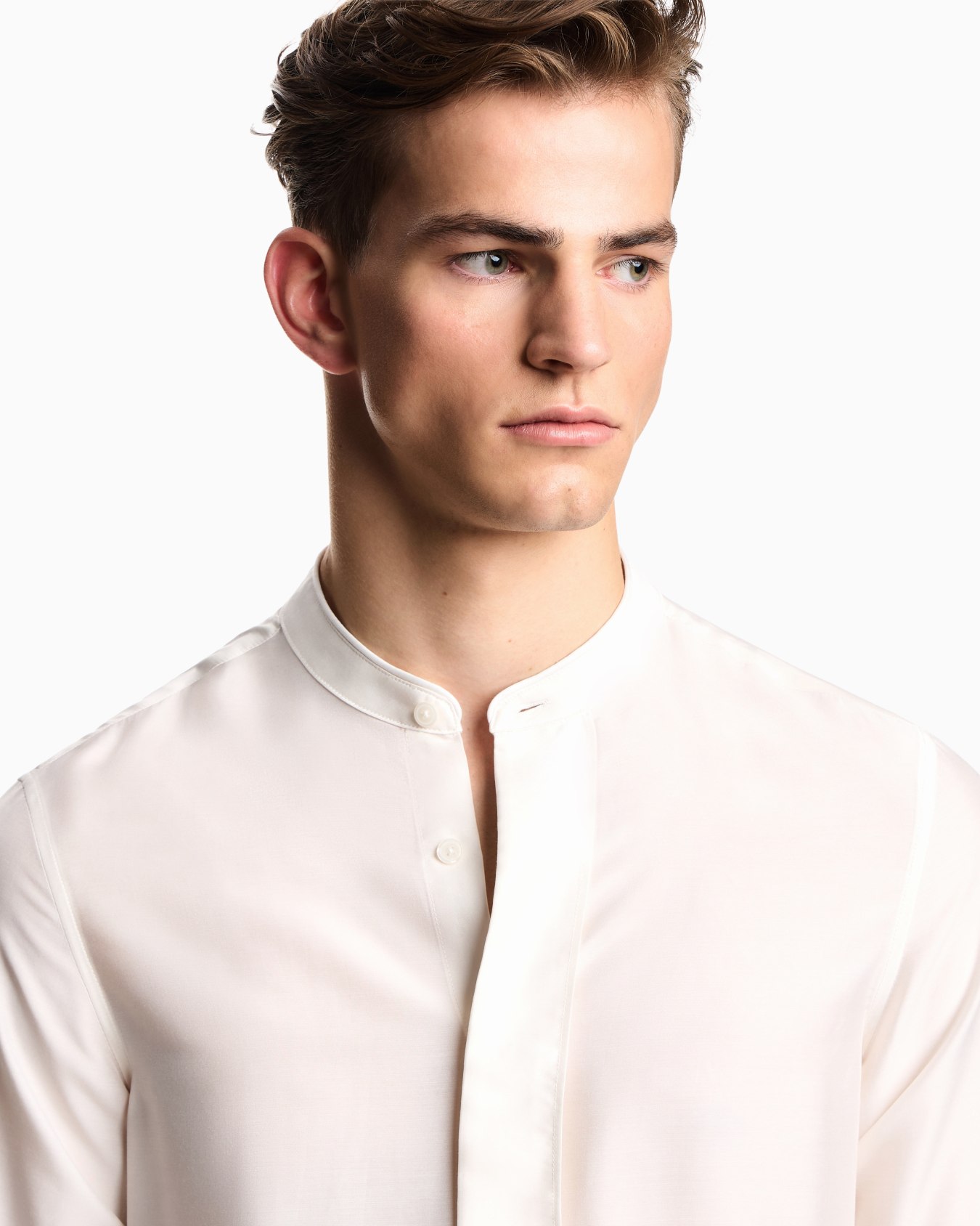 Camisa con cuello de tira en mezcla de modal y seda Diapositiva 4