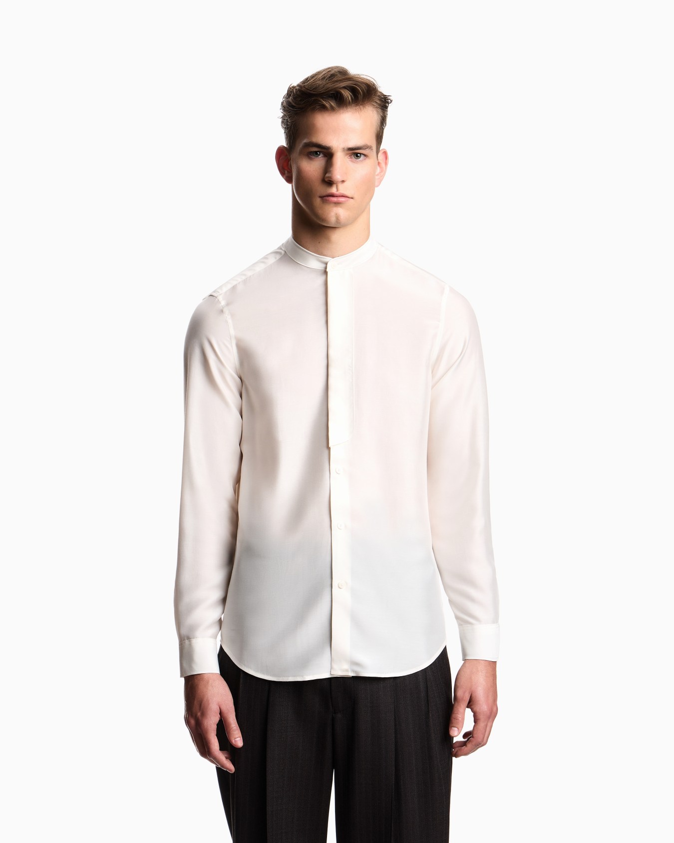 Camisa con cuello de tira en mezcla de modal y seda Diapositiva 3