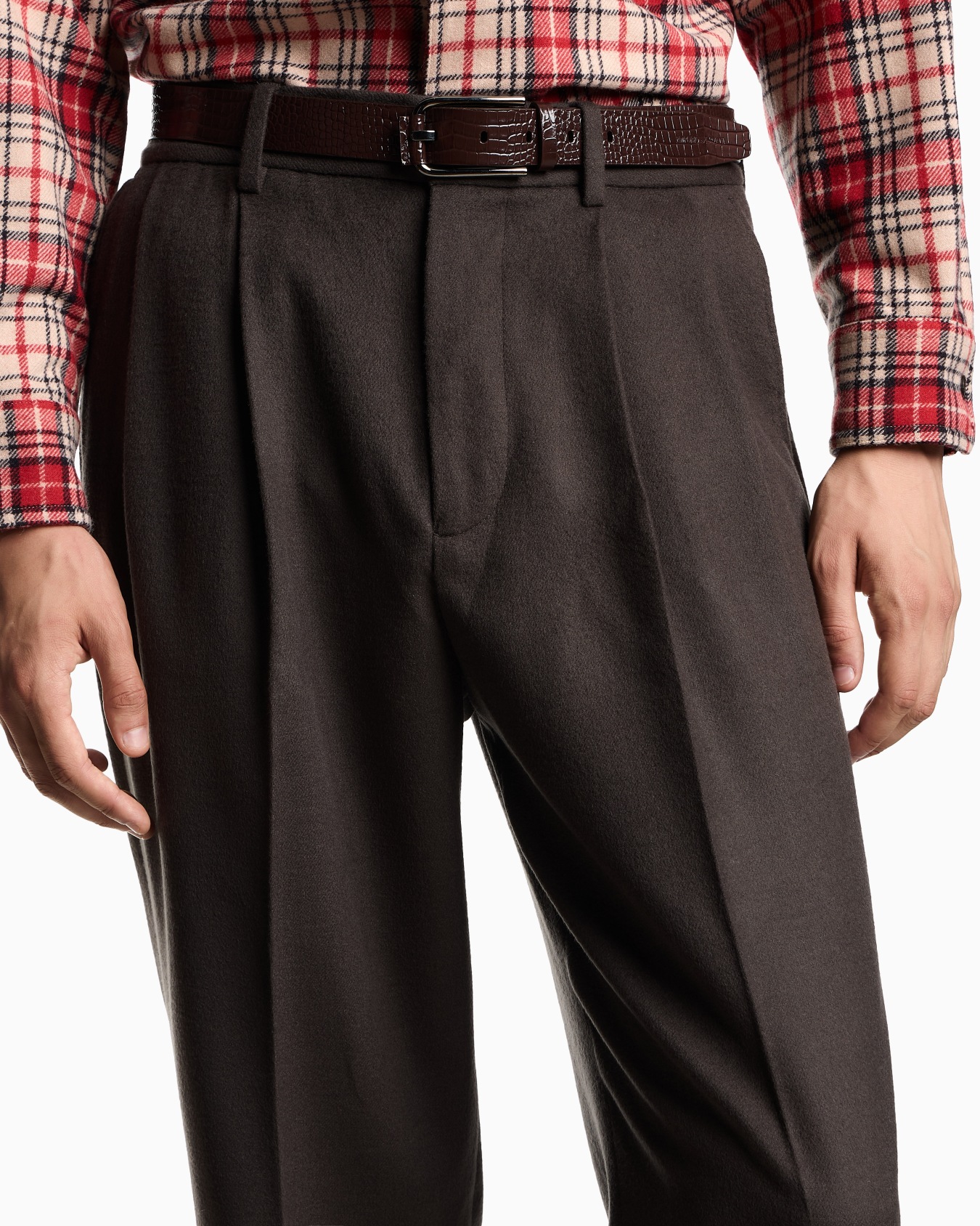 Virgin wool trousers with pleats  Slide 4