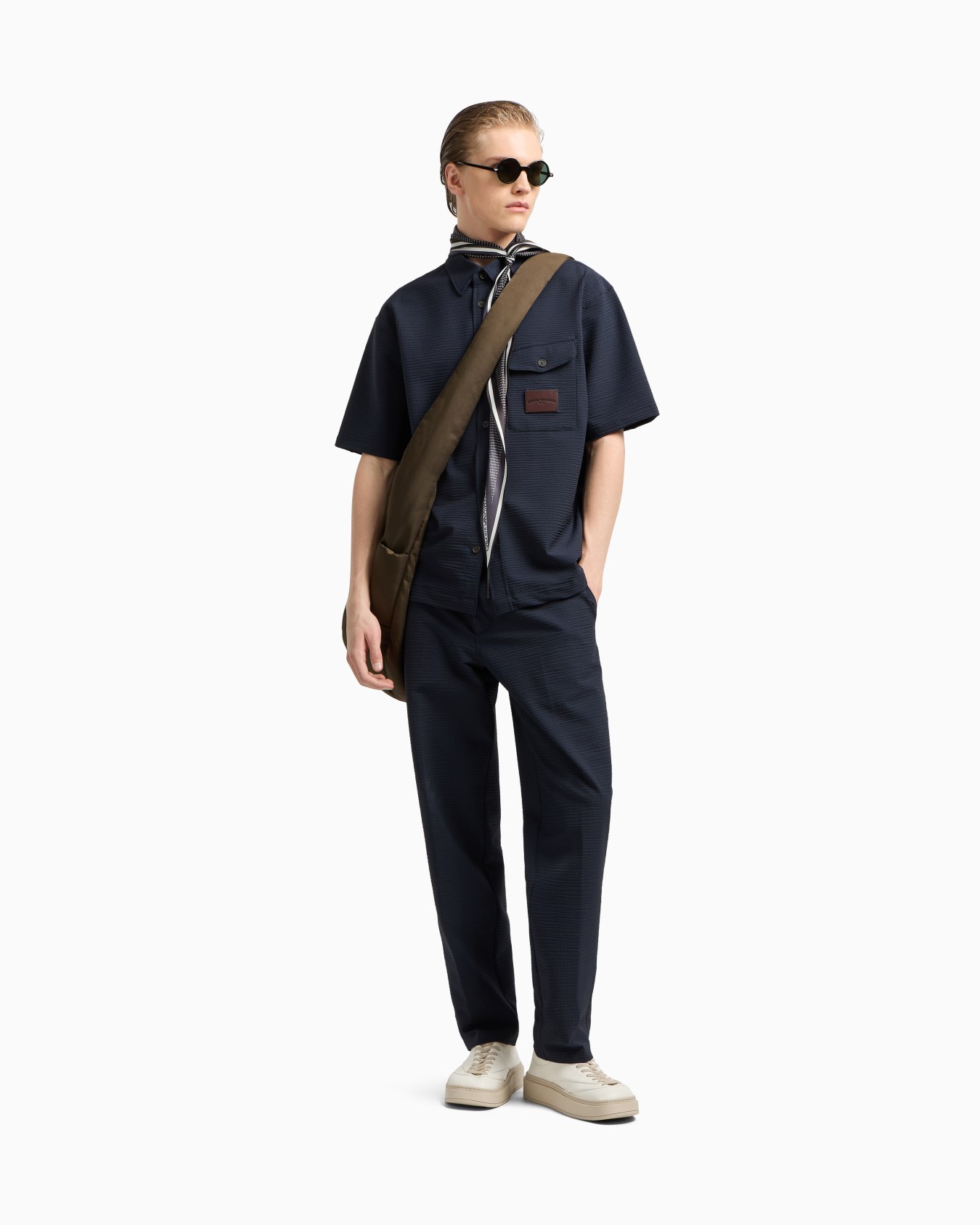 Short-sleeved oversized shirt in nylon seersucker Slide 2